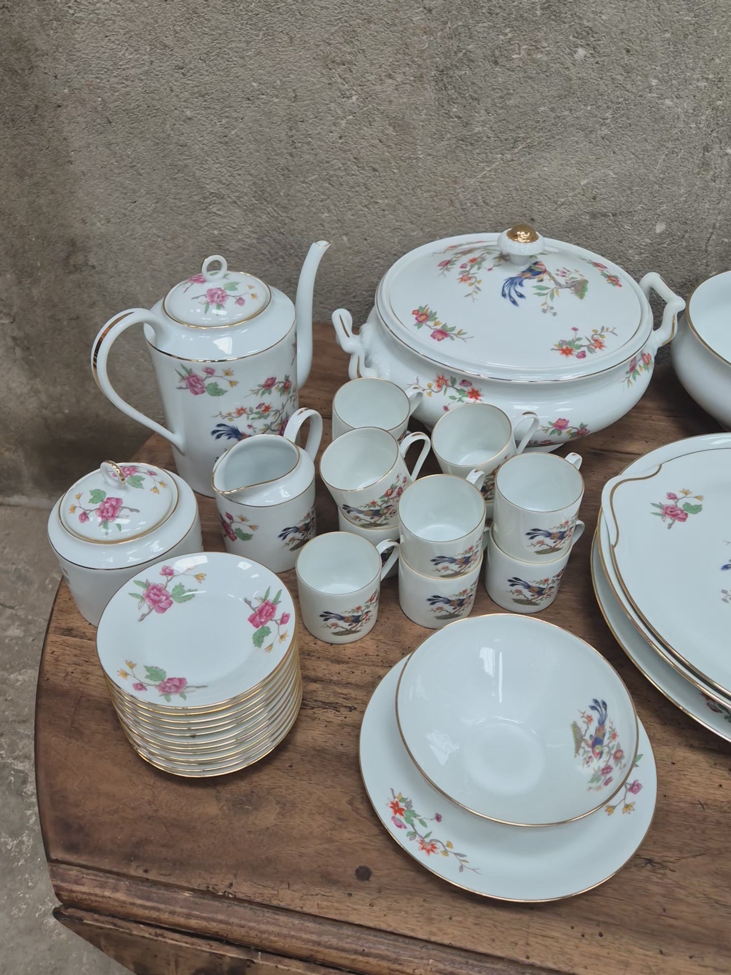 Service de table en porcelaine de Limoges