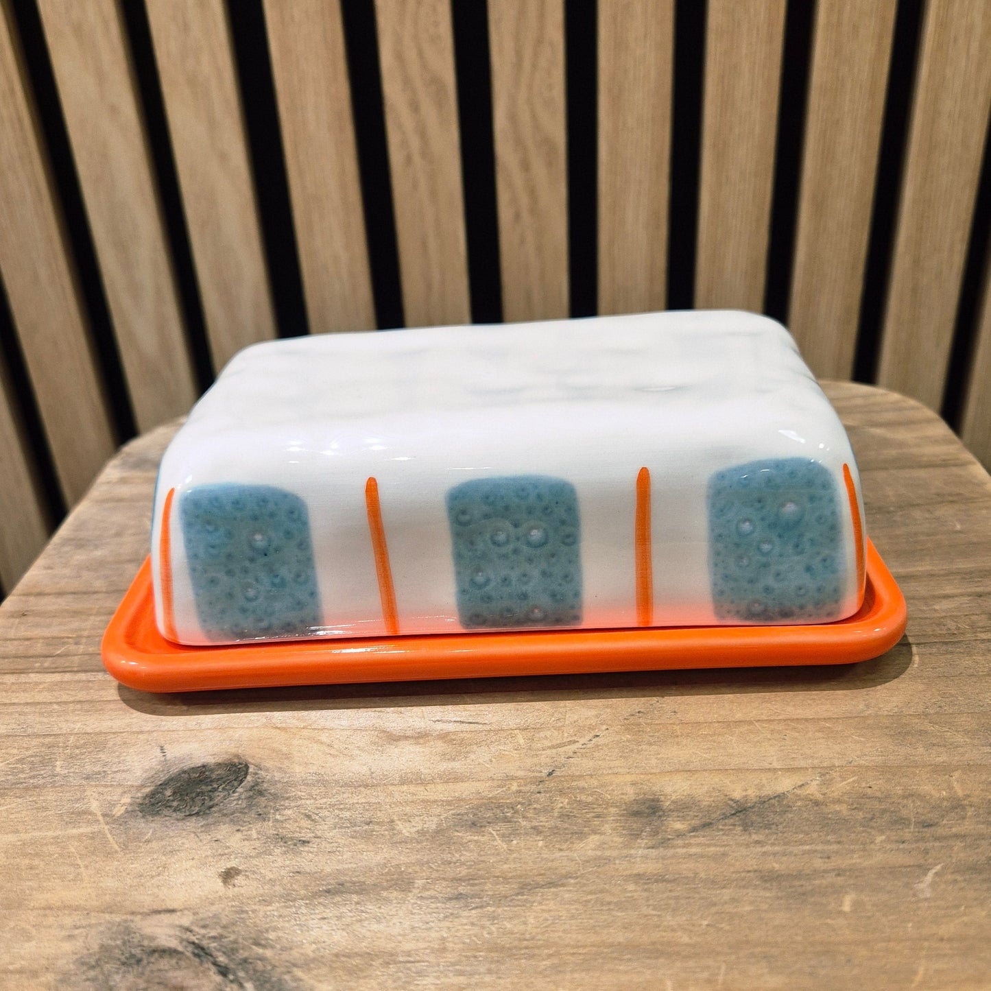 Beurrier Duro Ceramics Linear Turquoise Mare sélectionné par Déco à deux