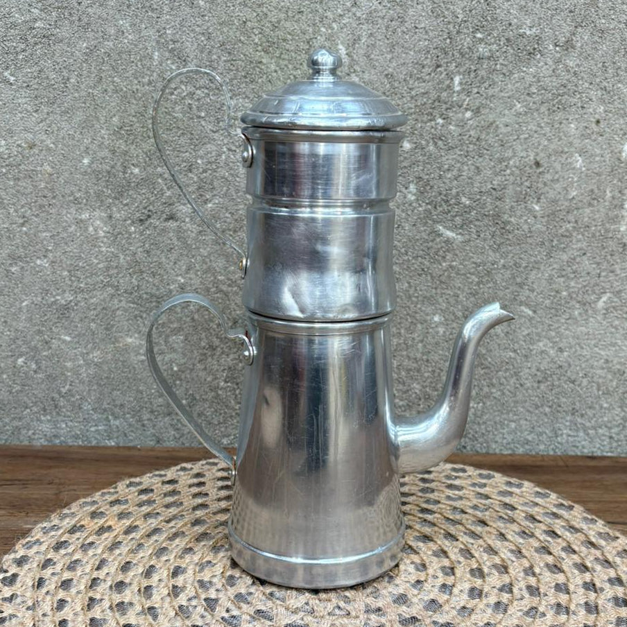 Cafetière ancienne en aluminium sélectionné par déco à deux 
