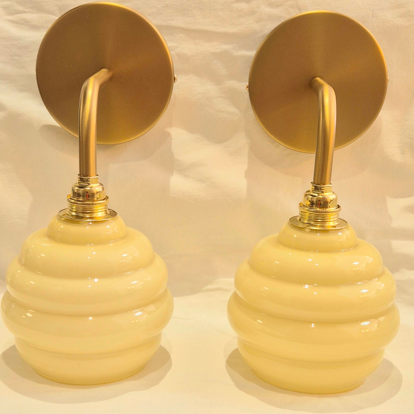 Paire d'appliques murales Abeille vintage – objet de seconde main sélectionné par Déco à Deux