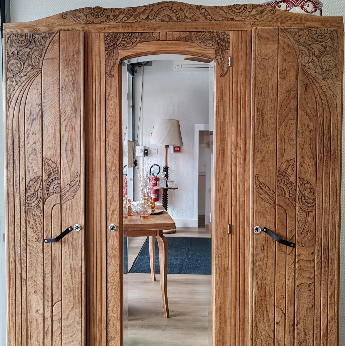 Armoire art déco vintage – objet de seconde main sélectionné par Déco à Deux