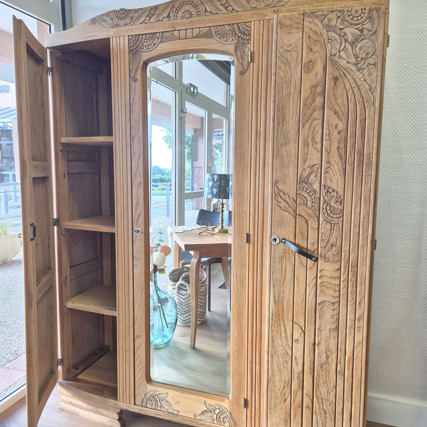 Armoire art déco vintage – objet de seconde main sélectionné par Déco à Deux