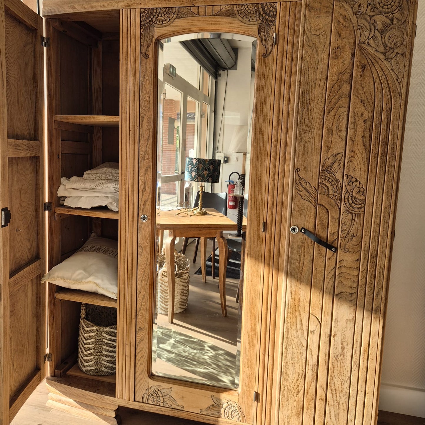 Armoire art déco vintage – objet de seconde main sélectionné par Déco à Deux