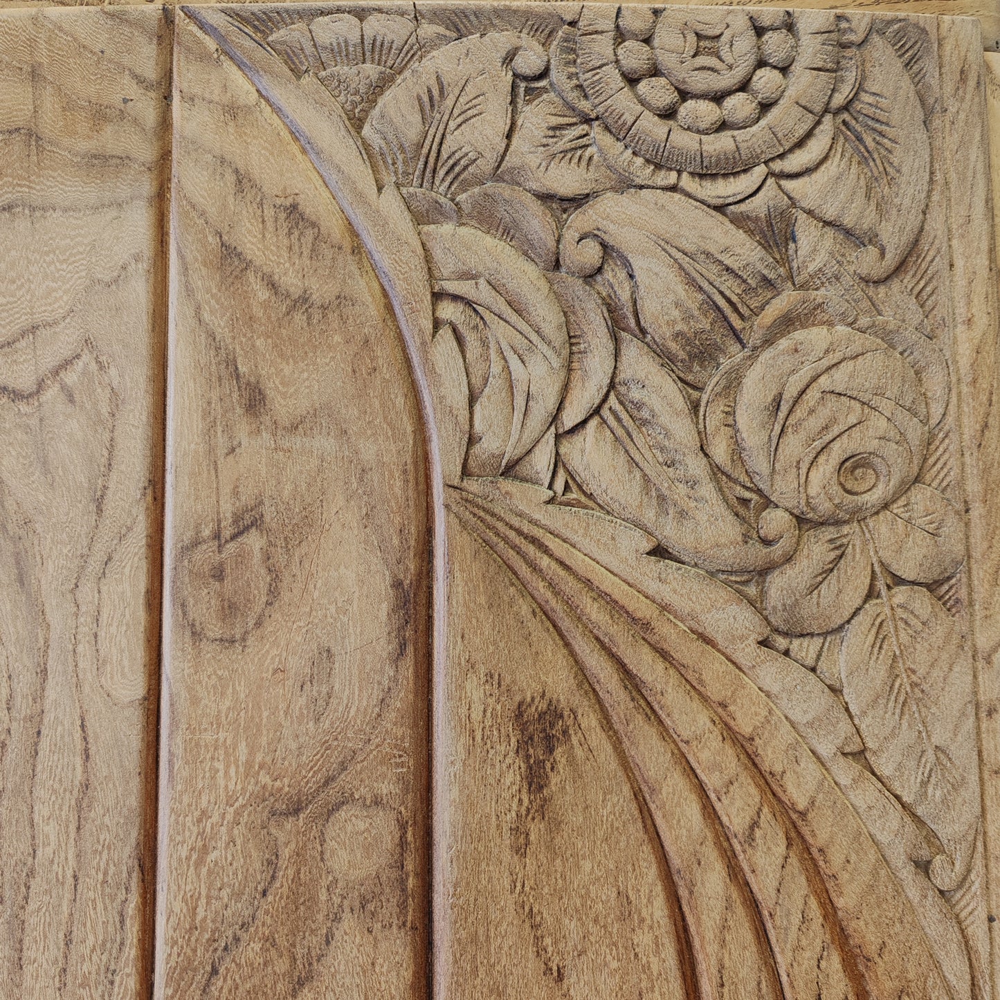 Armoire art déco vintage – objet de seconde main sélectionné par Déco à Deux
