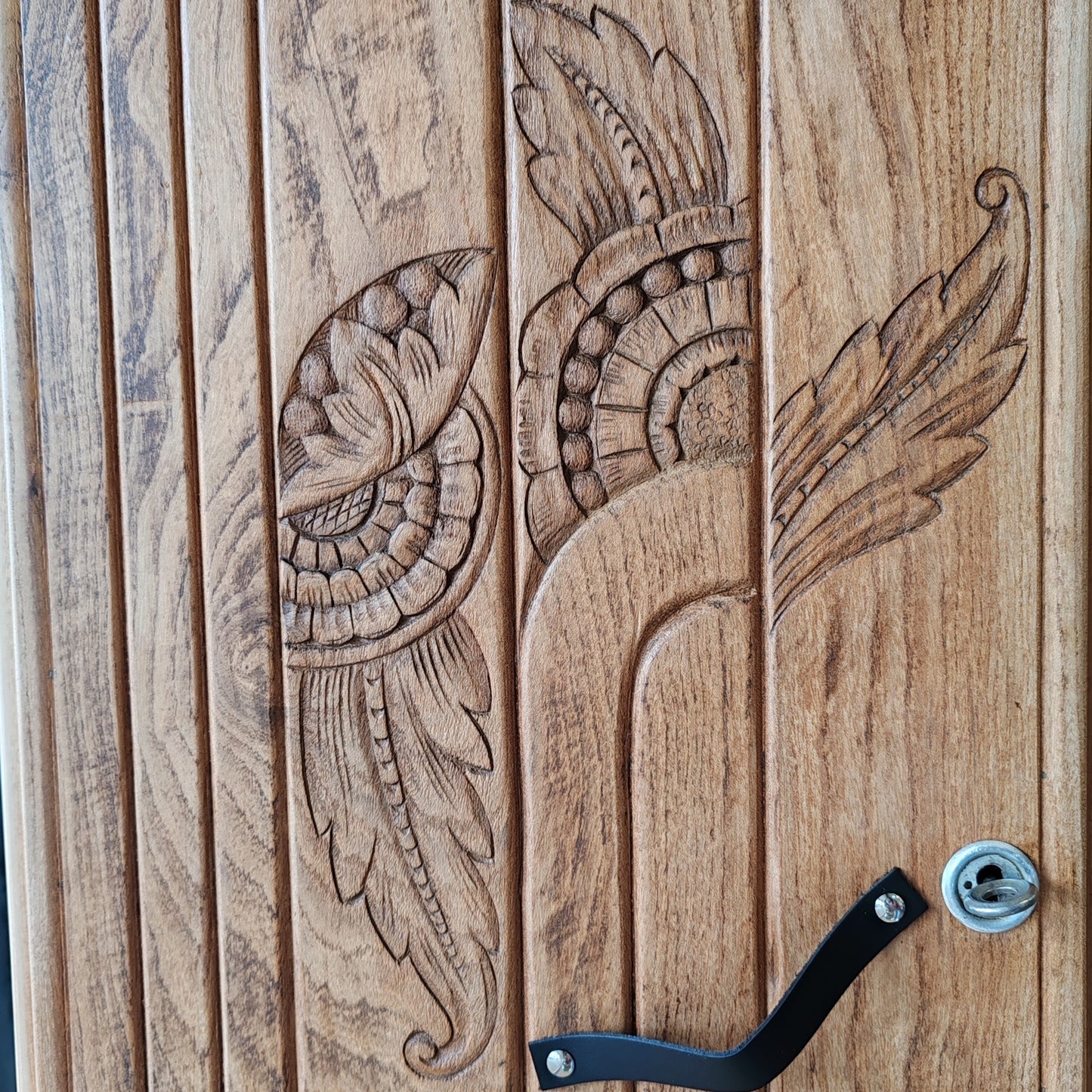 Armoire art déco vintage – objet de seconde main sélectionné par Déco à Deux