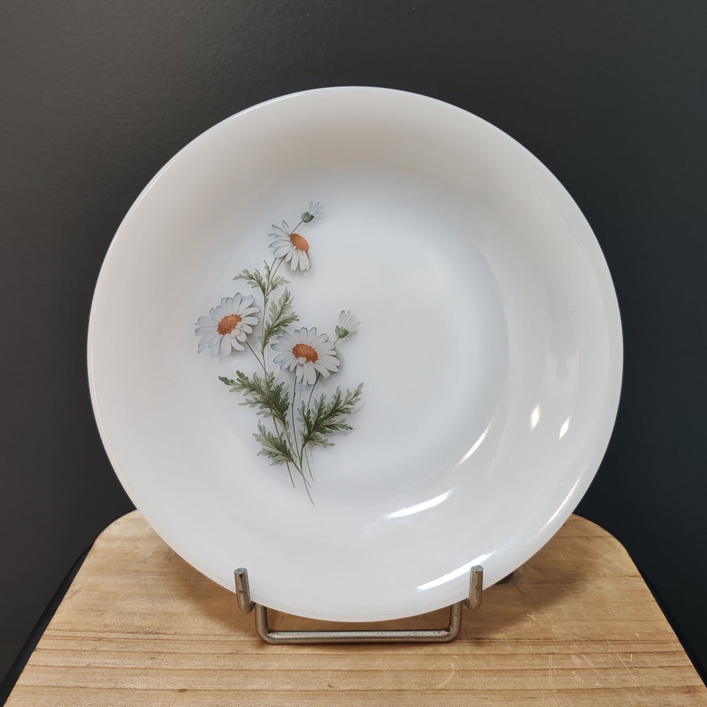 Assiette creuse "Arcopal" vintage – objet de seconde main sélectionné par Déco à Deux