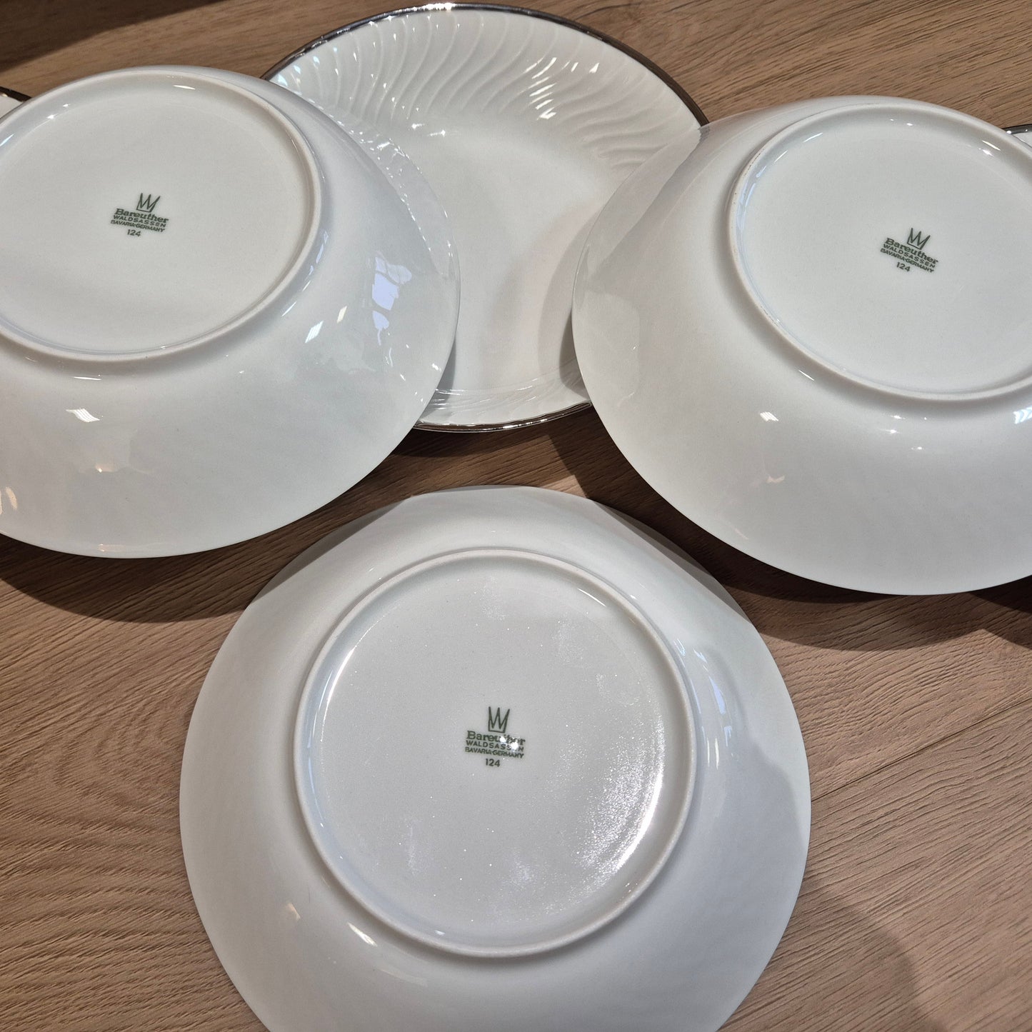 Assiette creuse en porcelaine vintage – objet de seconde main sélectionné par Déco à Deux
