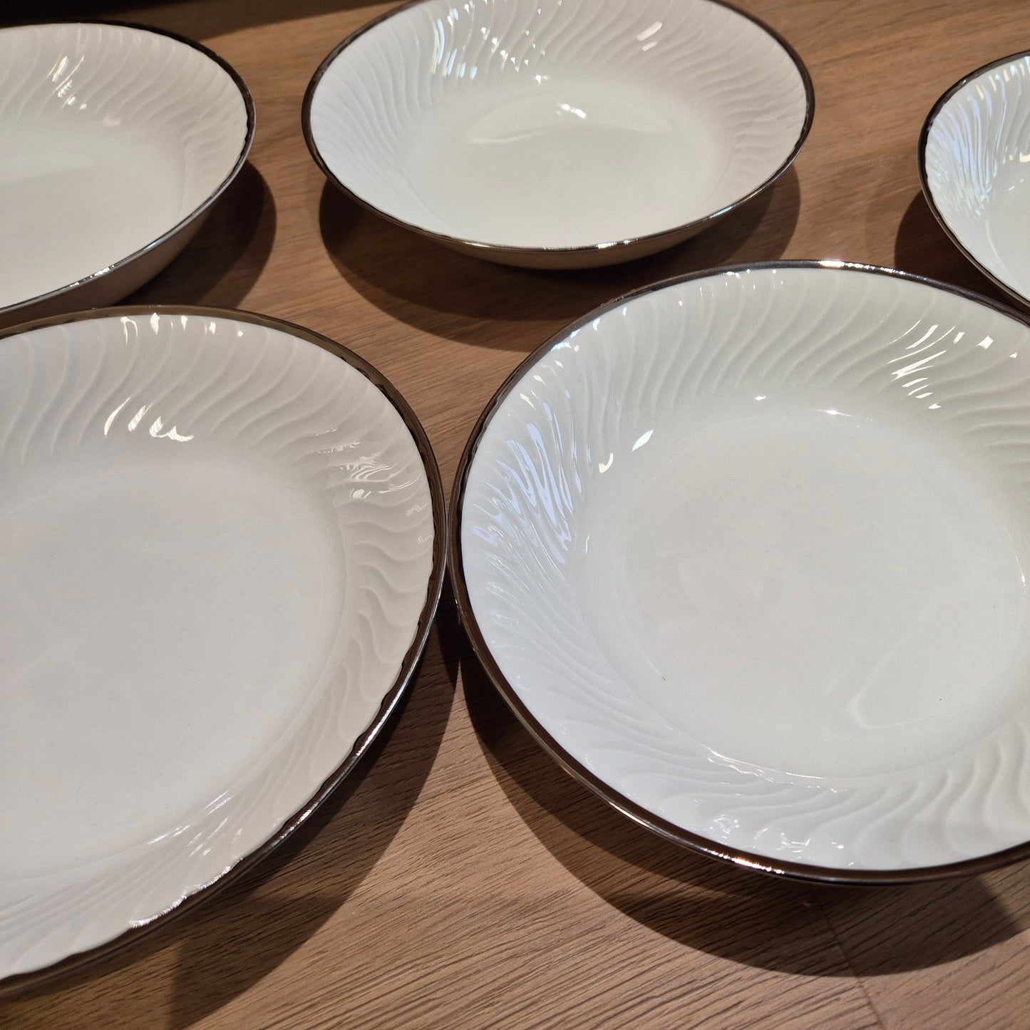 Assiette creuse en porcelaine vintage – objet de seconde main sélectionné par Déco à Deux
