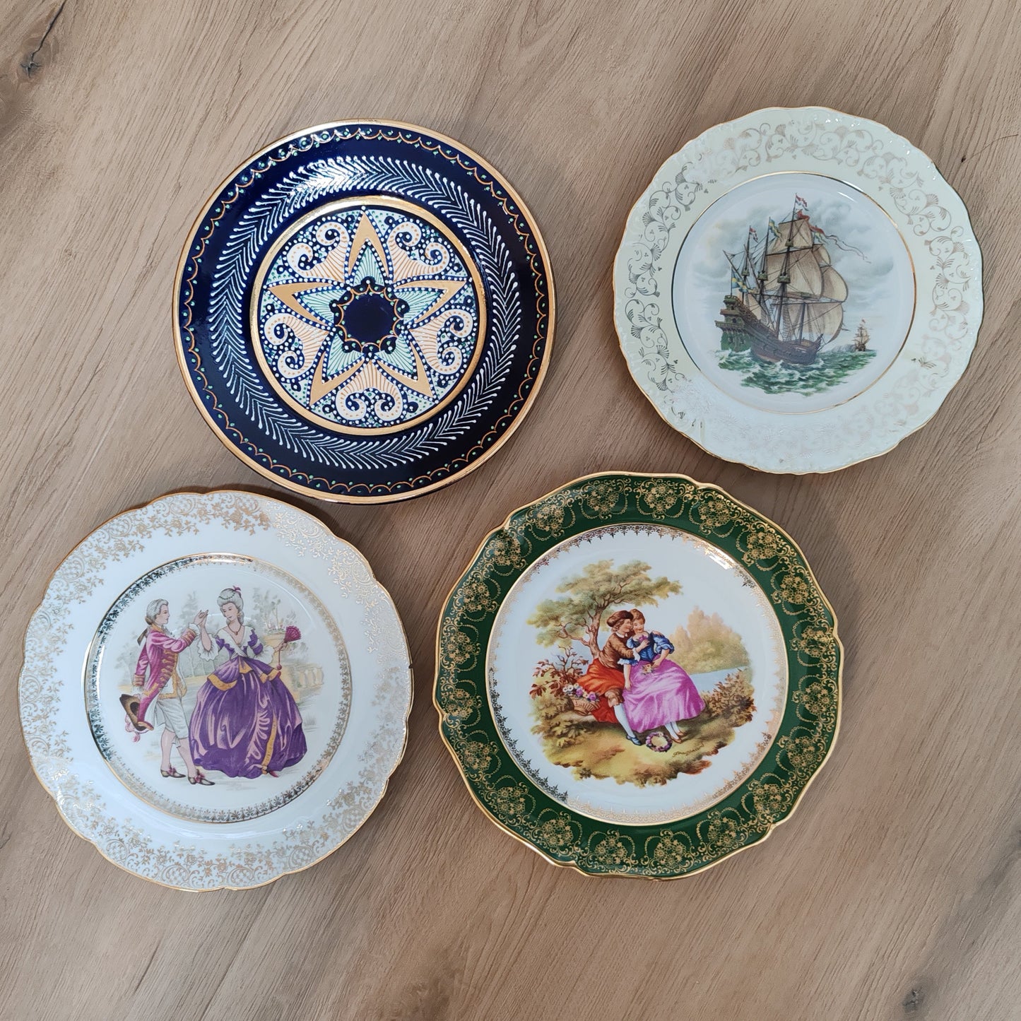 Assiette décorative plate en porcelaine vintage – objet de seconde main sélectionné par Déco à Deux
