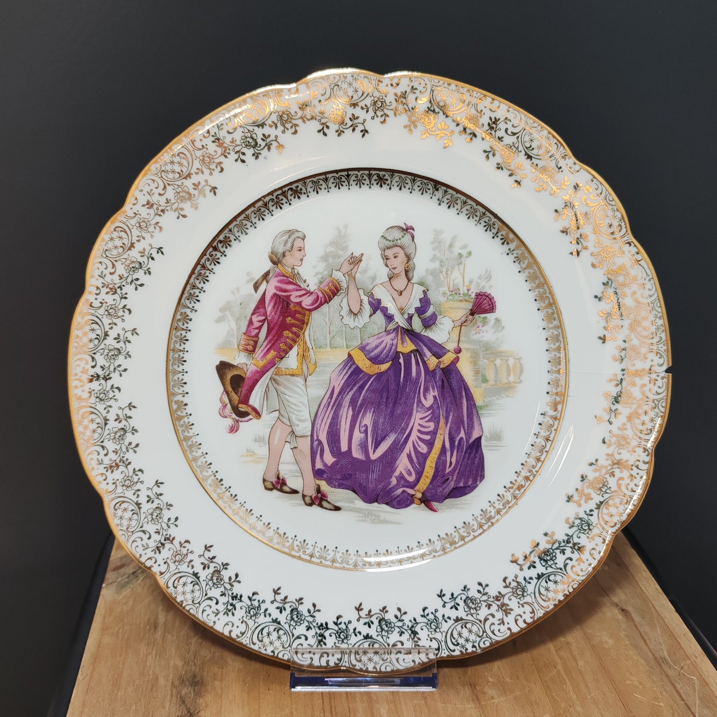 Assiette décorative plate en porcelaine vintage – objet de seconde main sélectionné par Déco à Deux
