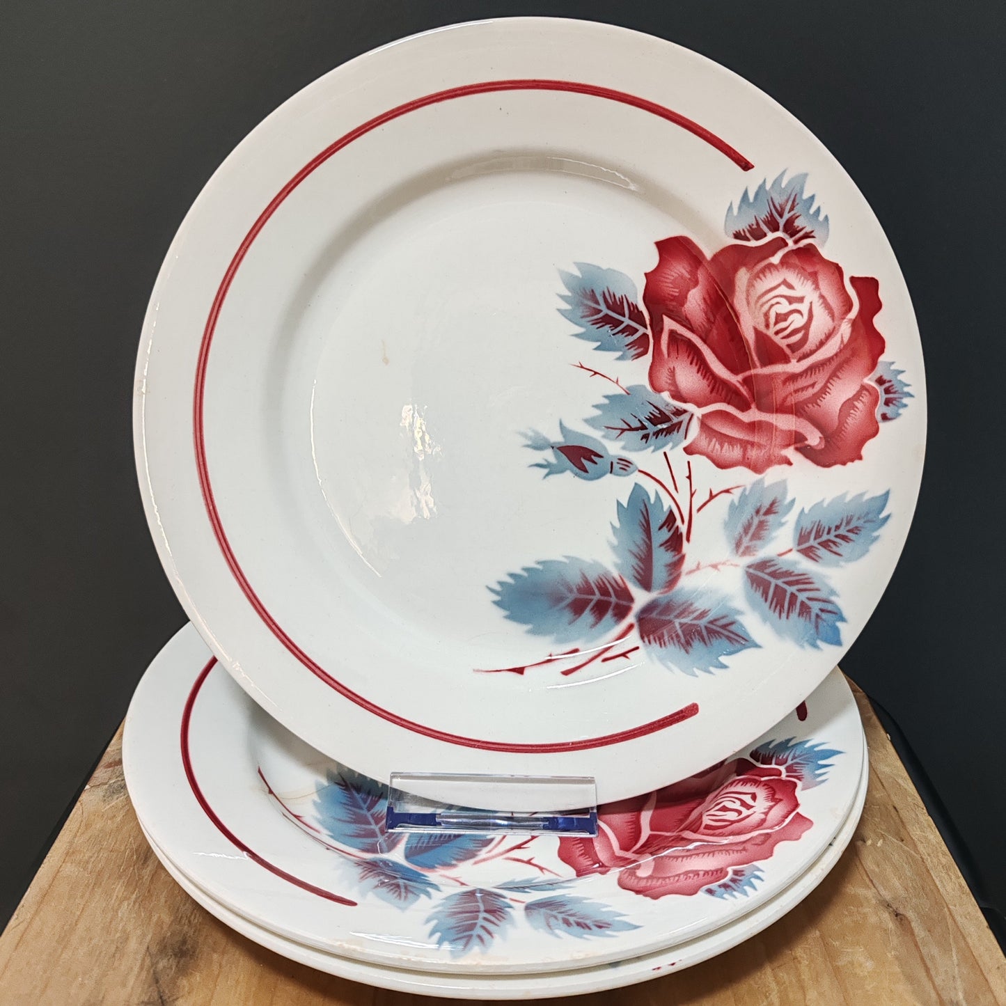 Assiette plate Digoin Sarreguemines vintage – objet de seconde main sélectionné par Déco à Deux
