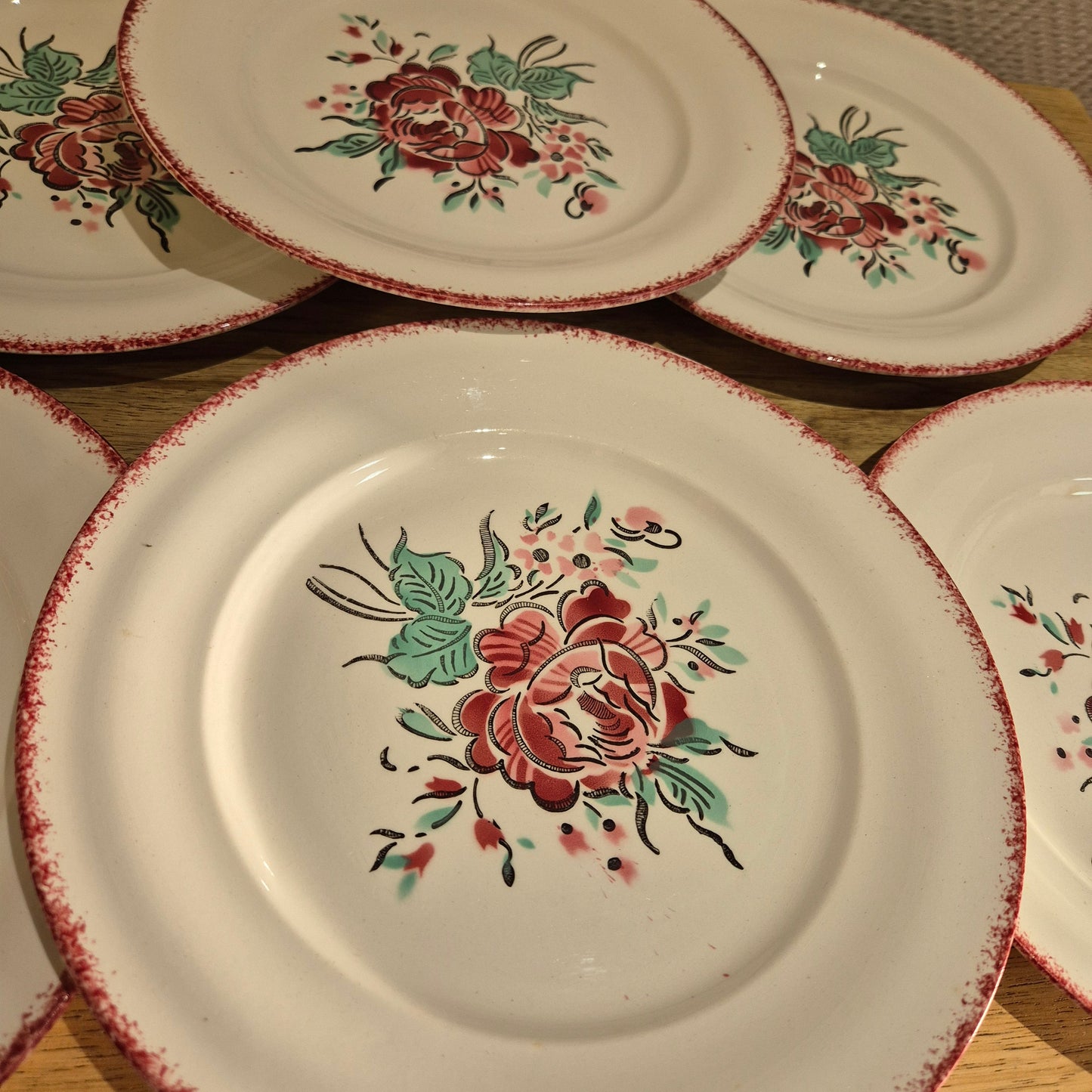 Assiettes plates ST AMAND vintage – objet de seconde main sélectionné par Déco à Deux
