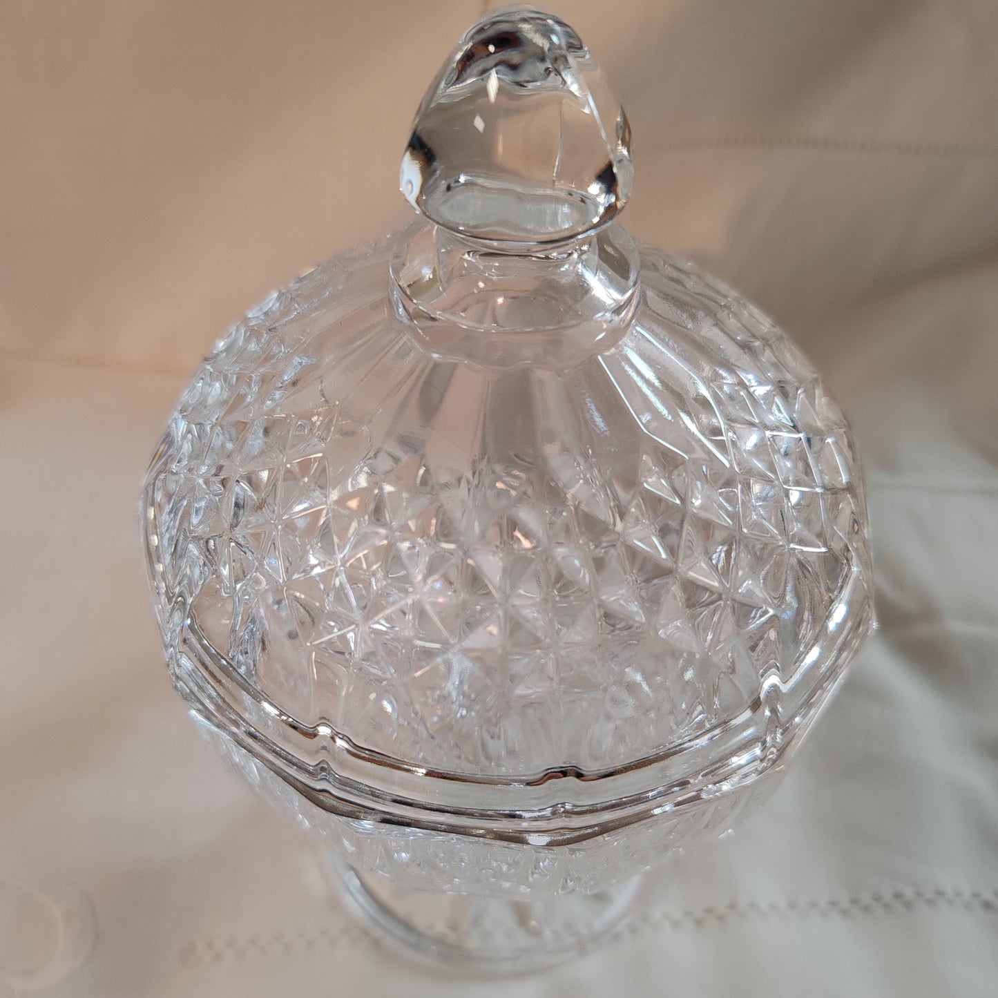 Bonbonnière en cristal vintage – objet de seconde main sélectionné par Déco à Deux