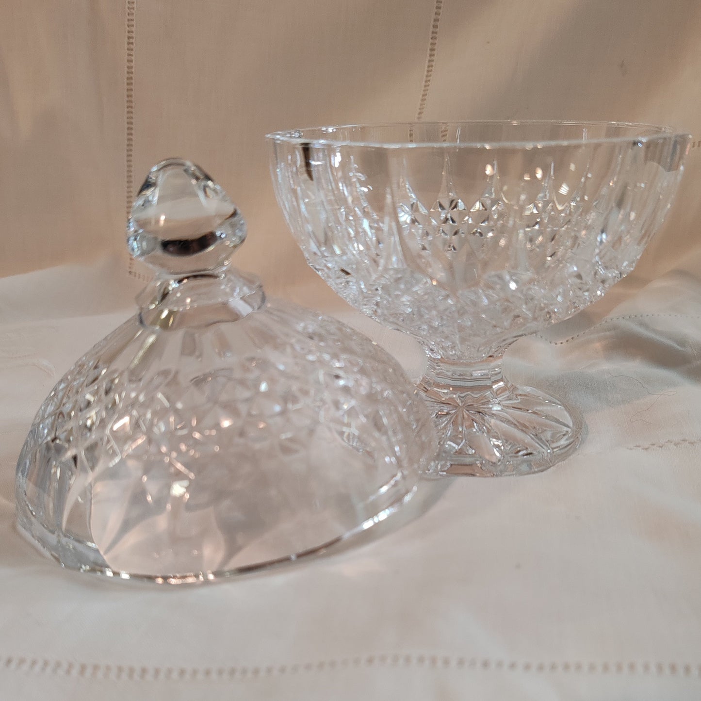 Bonbonnière en cristal vintage – objet de seconde main sélectionné par Déco à Deux