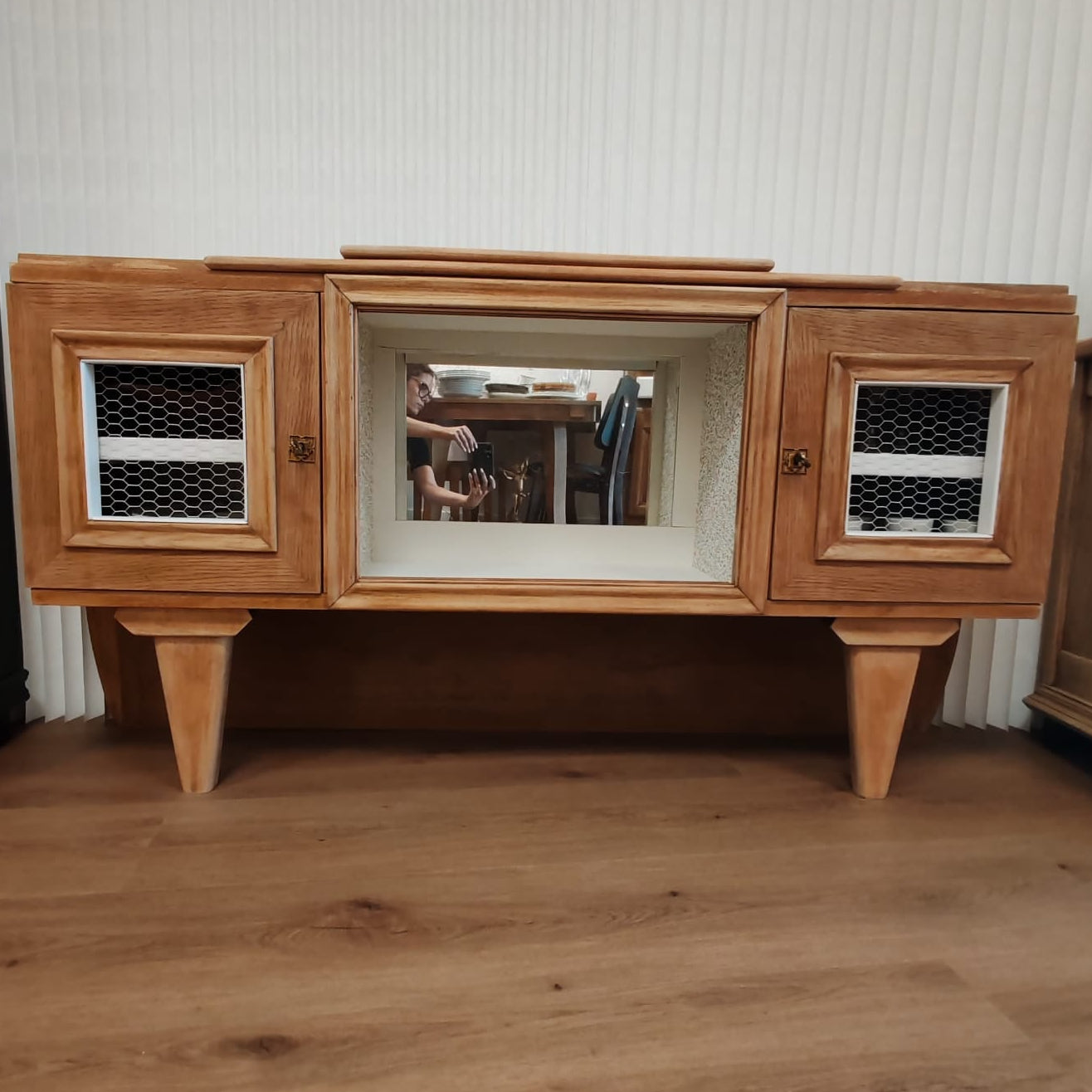 Buffet entièrement restauré vintage – objet de seconde main sélectionné par Déco à Deux
