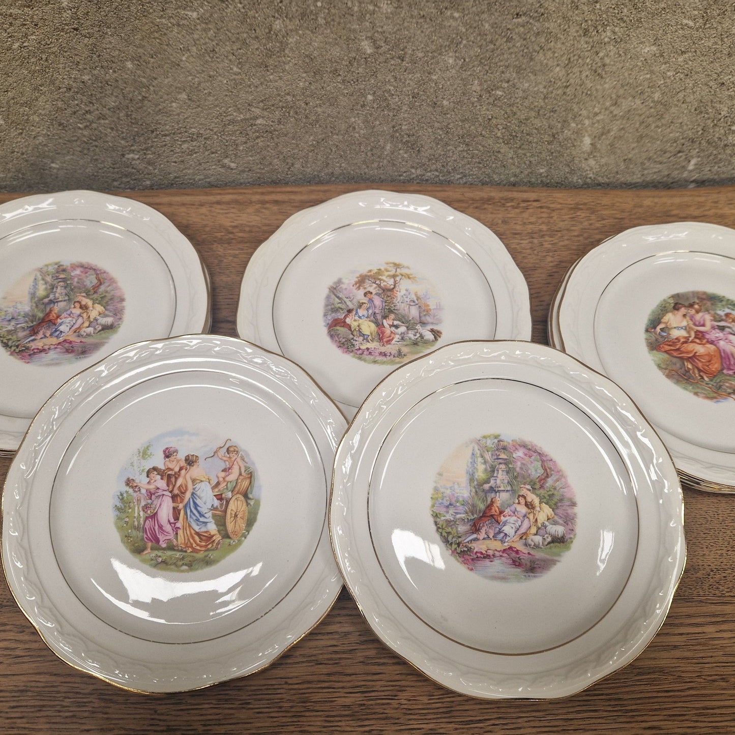 Ensemble assiettes à dessert vintage – objet de seconde main sélectionné par Déco à Deux