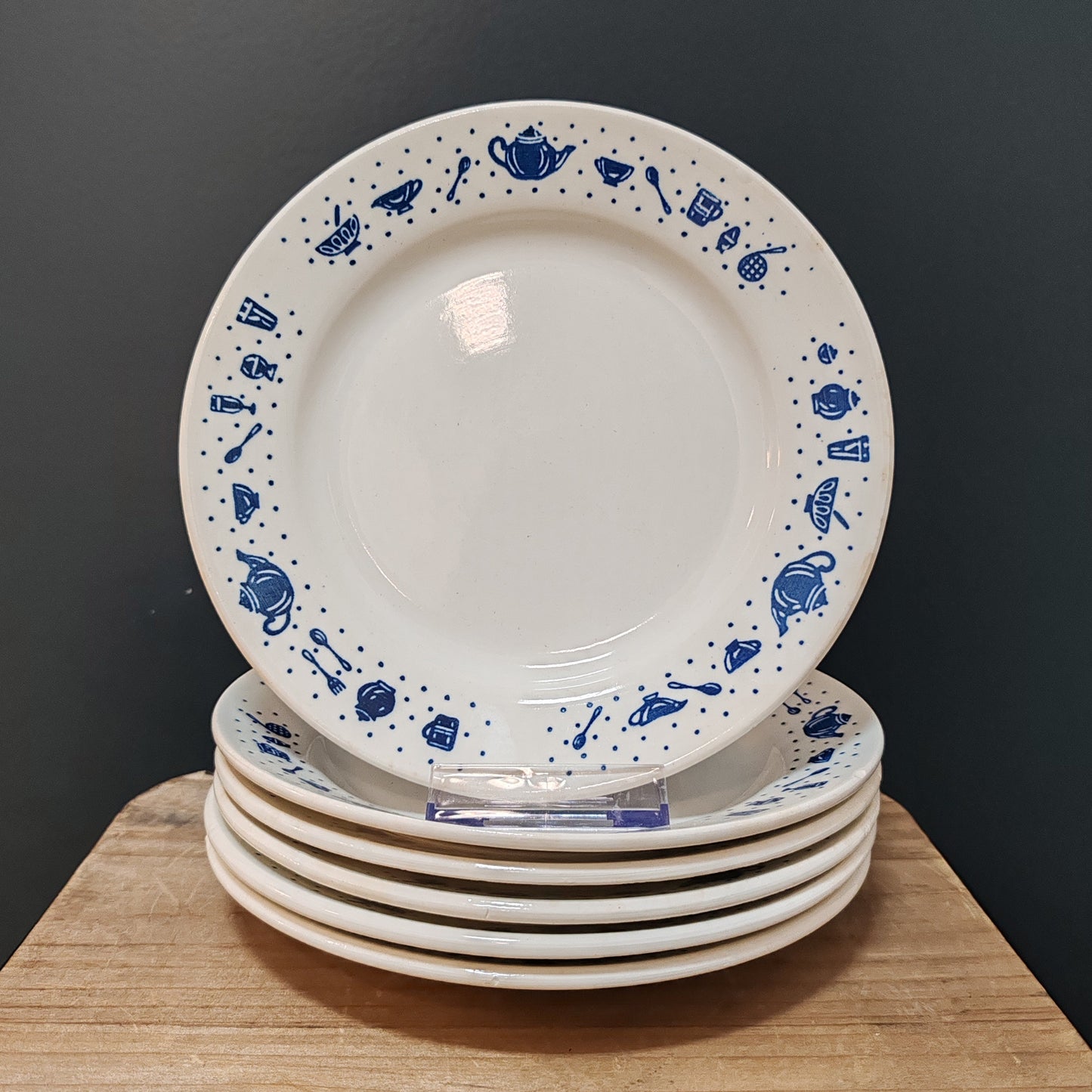 Ensemble assiettes a dessert vintage – objet de seconde main sélectionné par Déco à Deux
