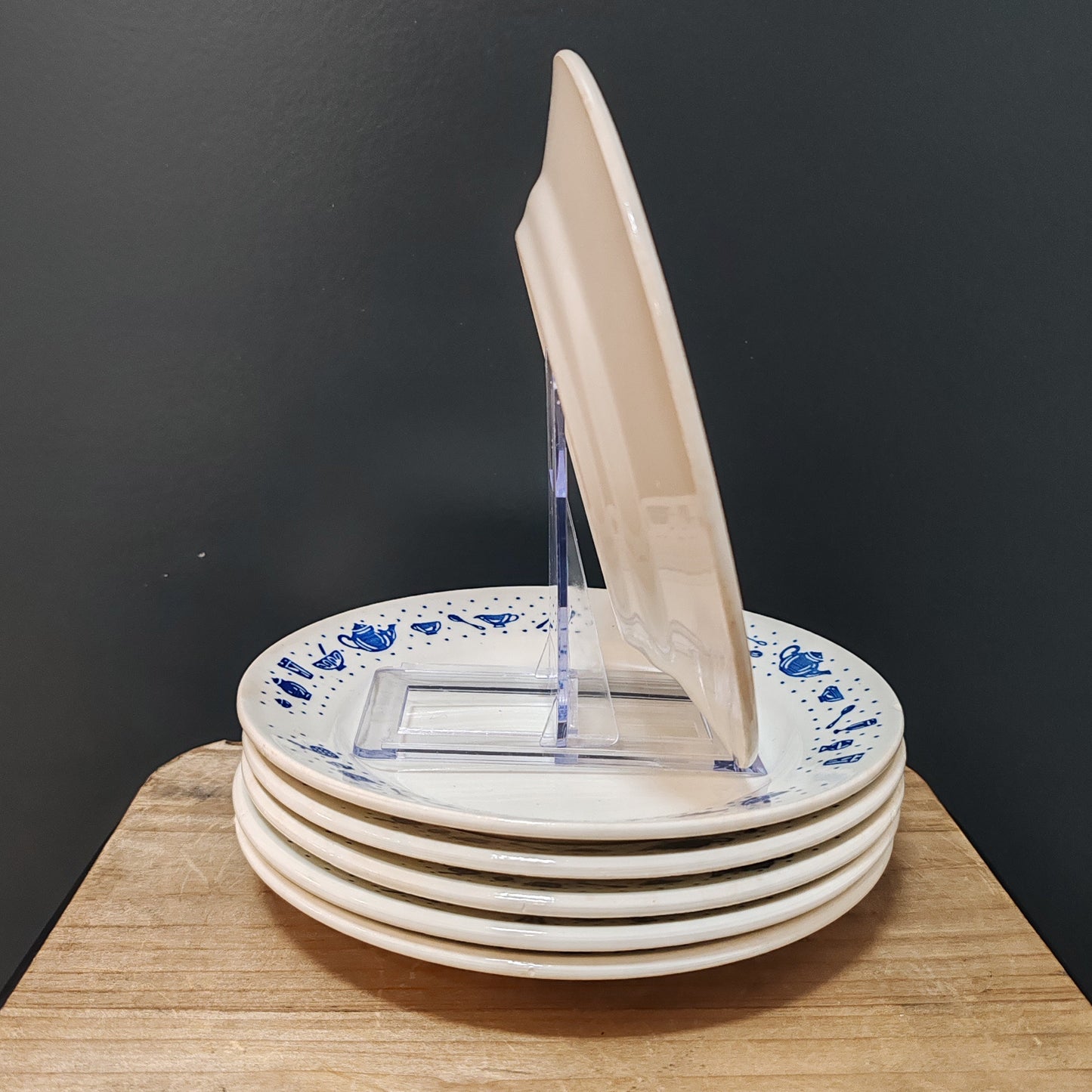 Ensemble assiettes a dessert vintage – objet de seconde main sélectionné par Déco à Deux
