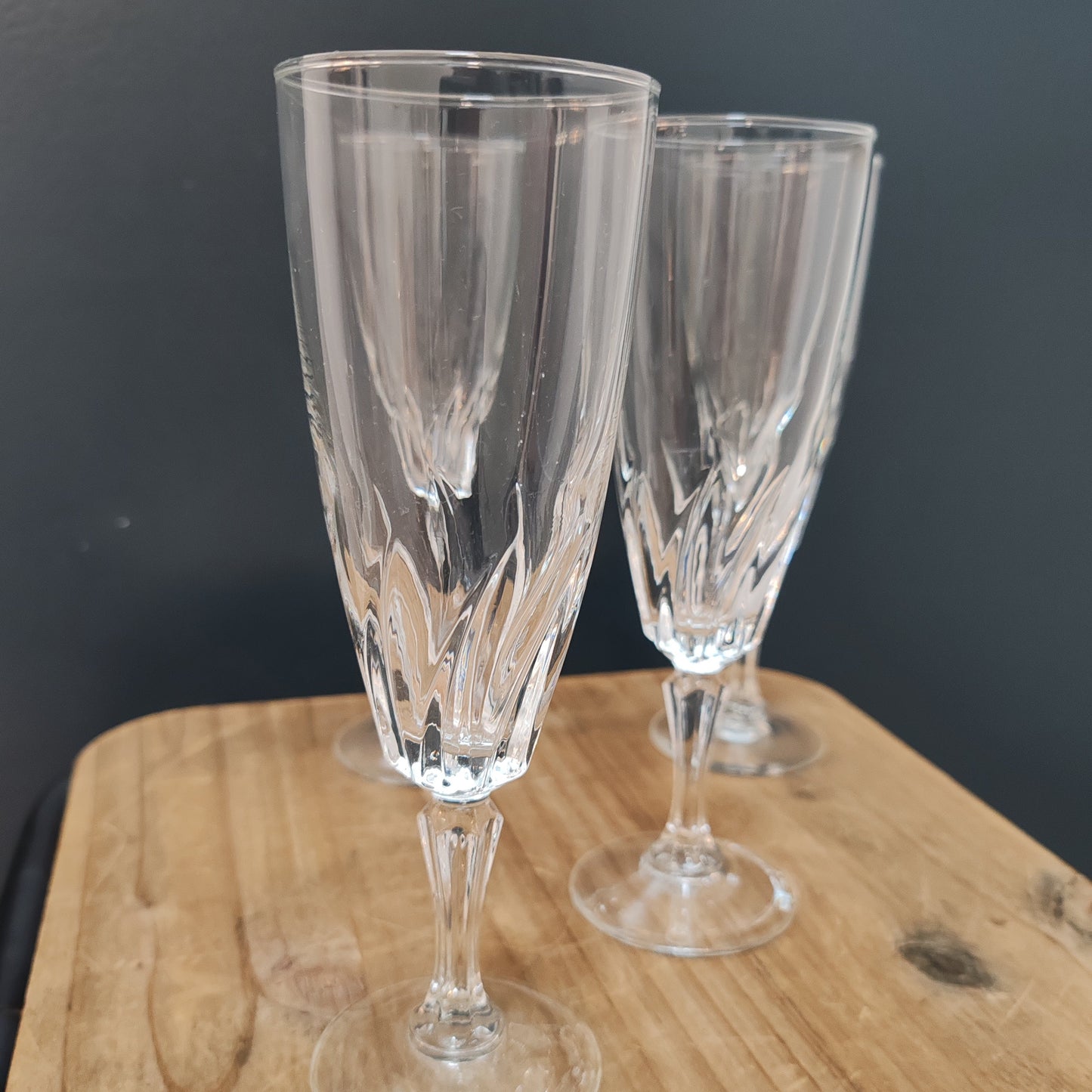 Ensemble coupe à champagne vintage – objet de seconde main sélectionné par Déco à Deux

