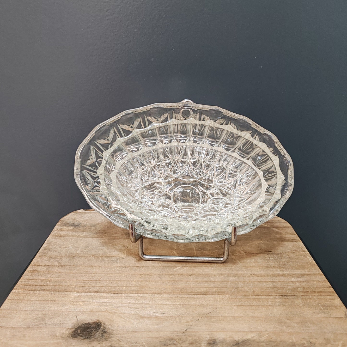Ensemble de trois raviers en verre vintage – objet de seconde main sélectionné par Déco à Deux
