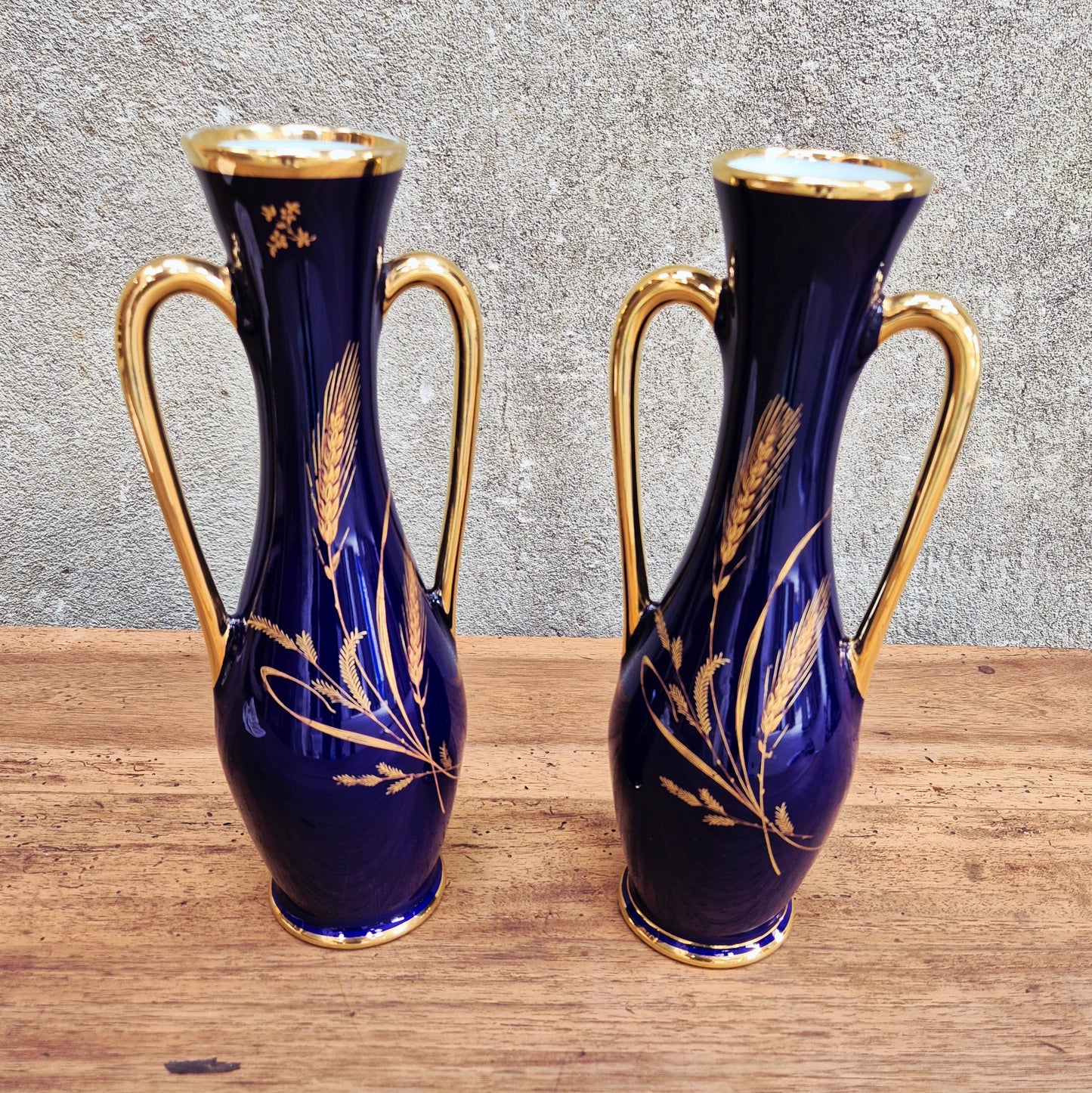 Ensemble vases soliflores en porcelaine vintage – objet de seconde main sélectionné par Déco à Deux