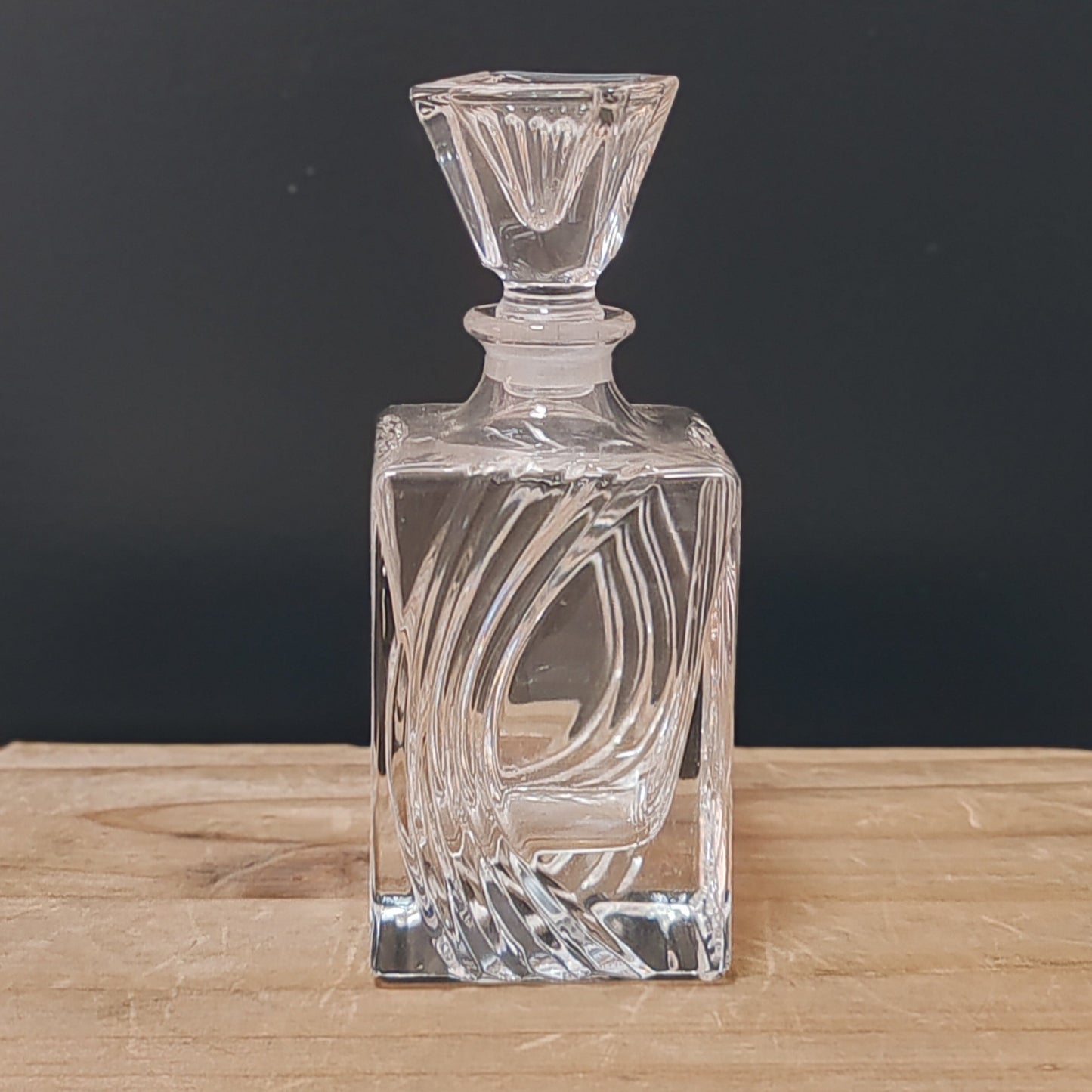 Flacon de parfum vintage – objet de seconde main sélectionné par Déco à Deux