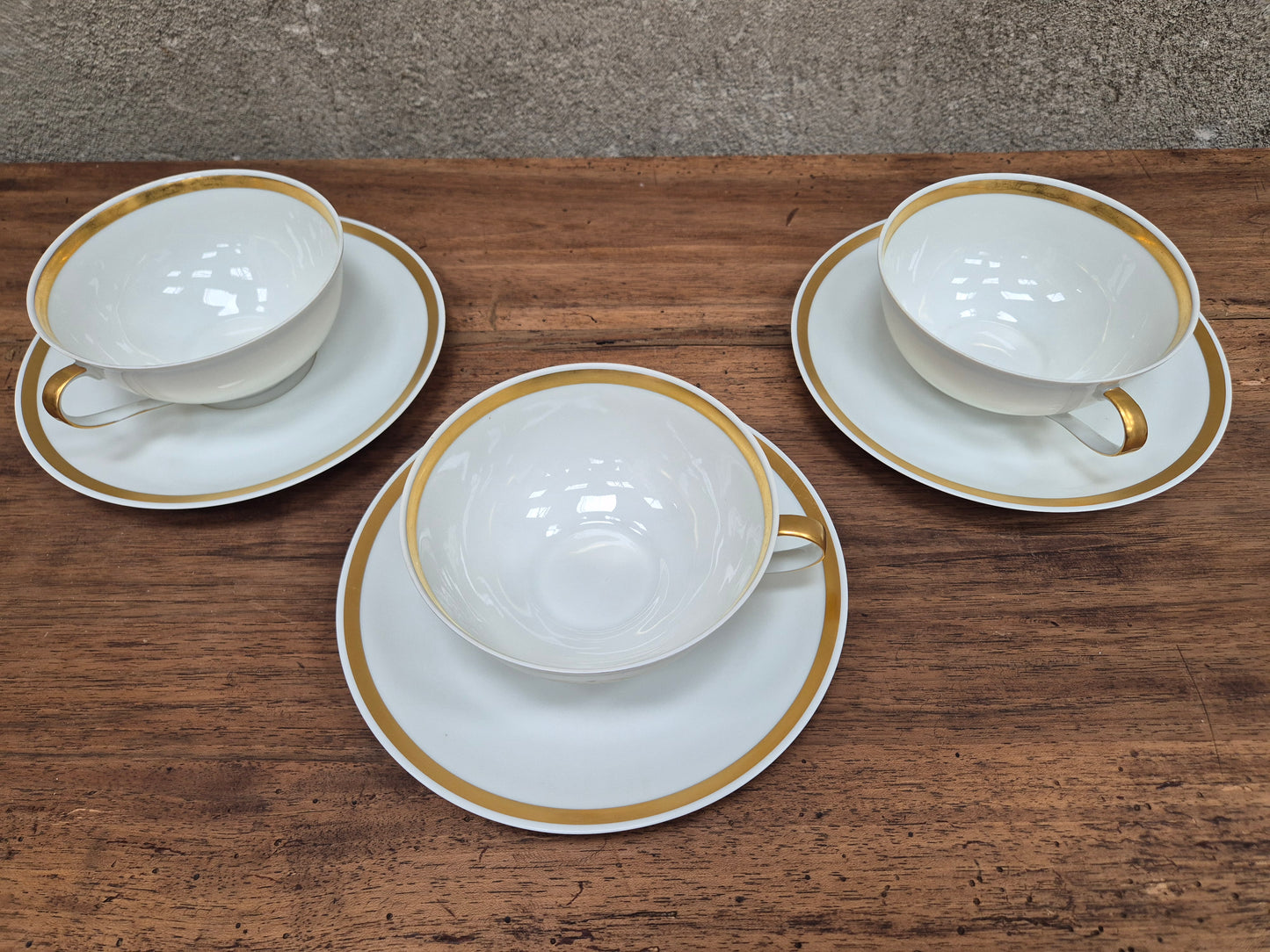 Grandes tasses et sous tasses en porcelaine vintage – objet de seconde main sélectionné par Déco à Deux