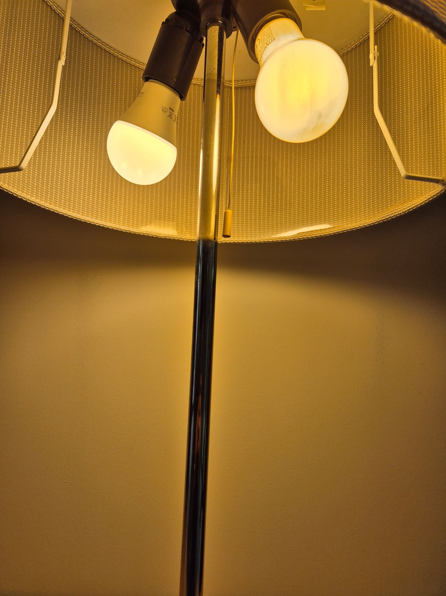 Lampe à poser vintage – objet de seconde main sélectionné par Déco à Deux
