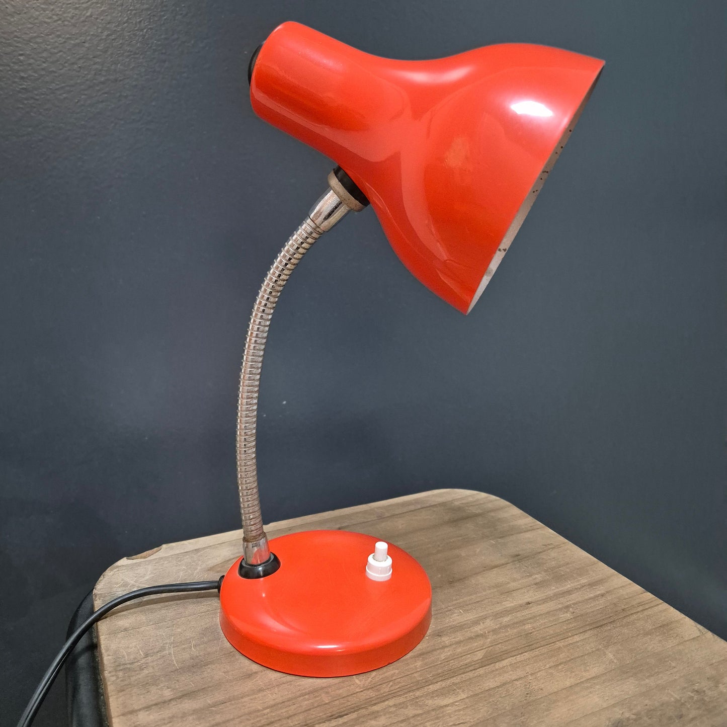 Lampe de bureau en métal vintage vintage – objet de seconde main sélectionné par Déco à Deux
