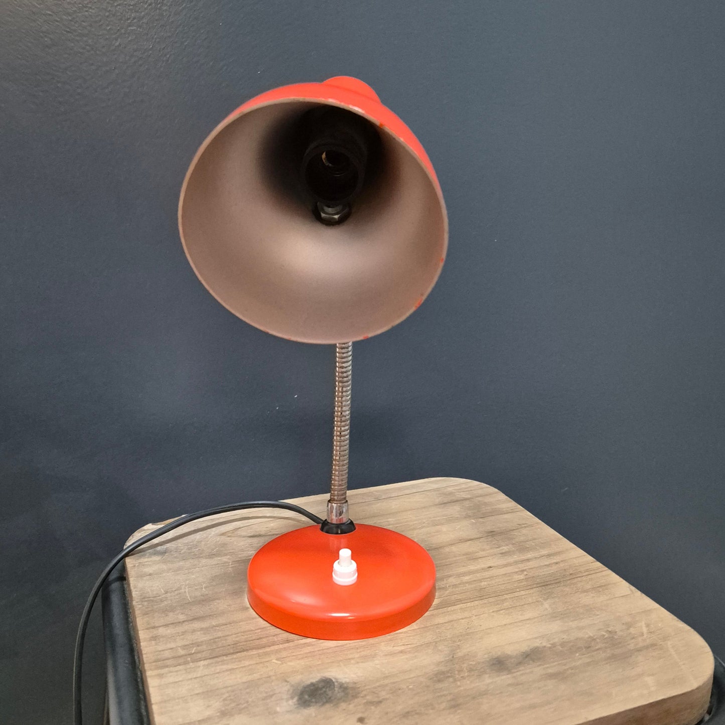 Lampe de bureau en métal vintage vintage – objet de seconde main sélectionné par Déco à Deux
