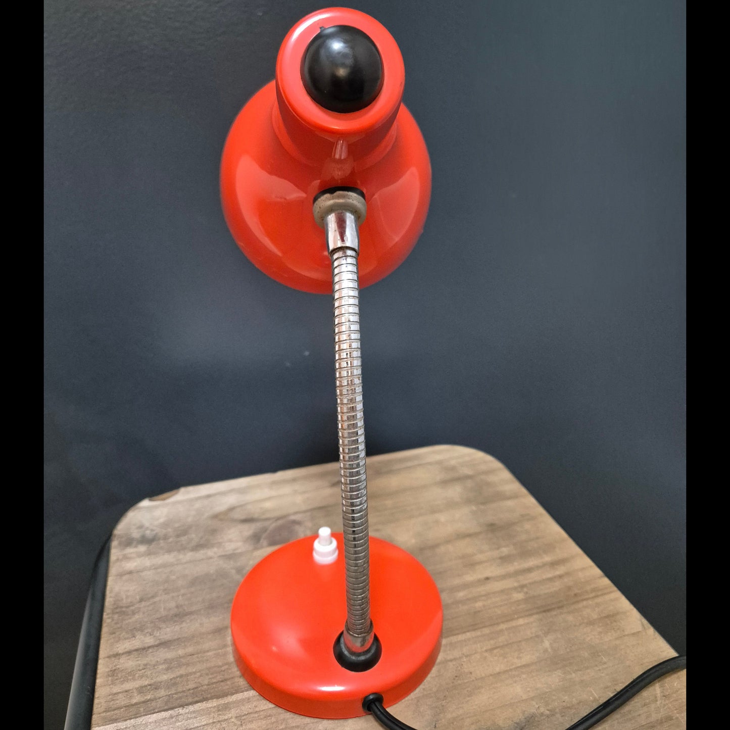 Lampe de bureau en métal vintage vintage – objet de seconde main sélectionné par Déco à Deux
