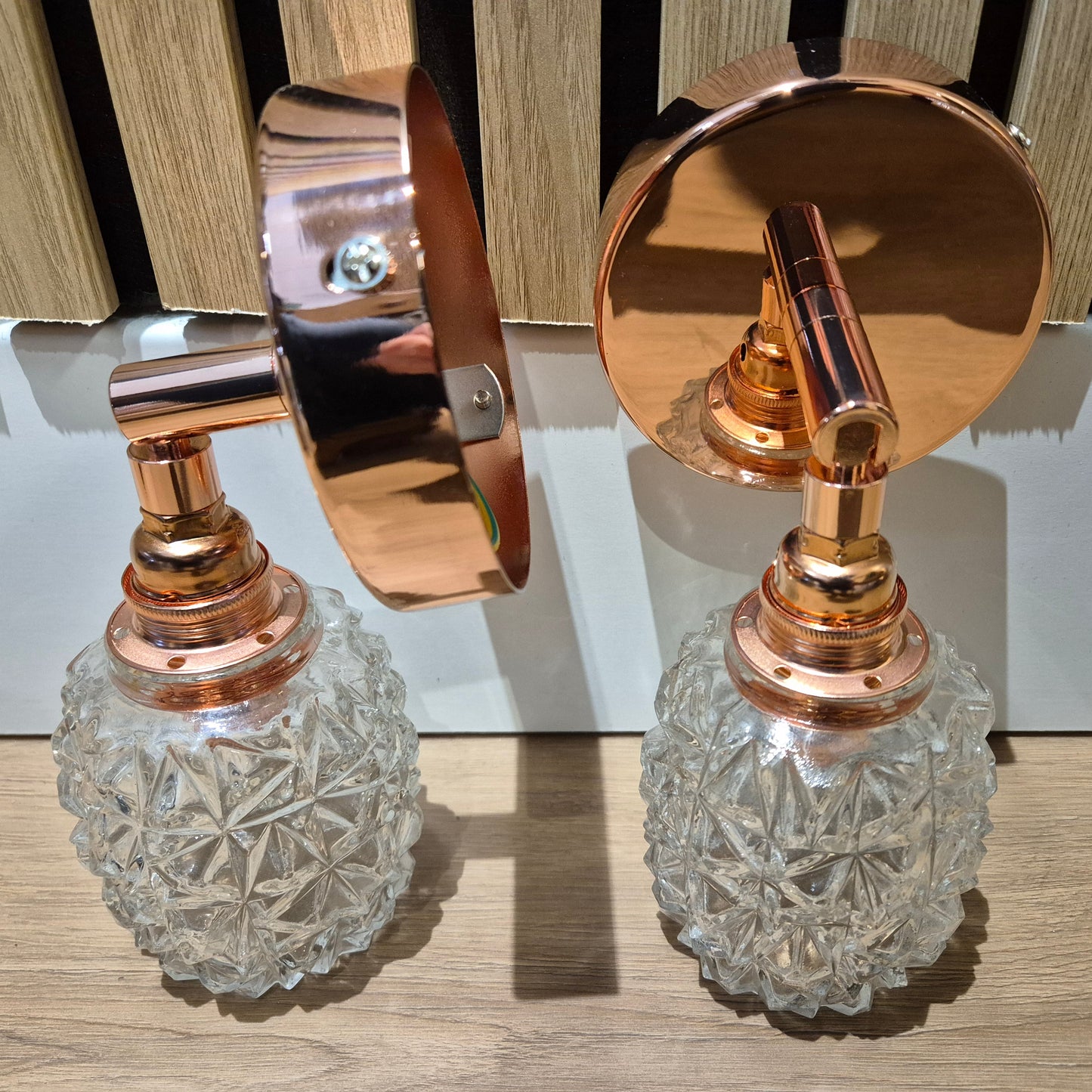 Paire d'appliques murales en verres anciens vintage – objet de seconde main sélectionné par Déco à Deux
