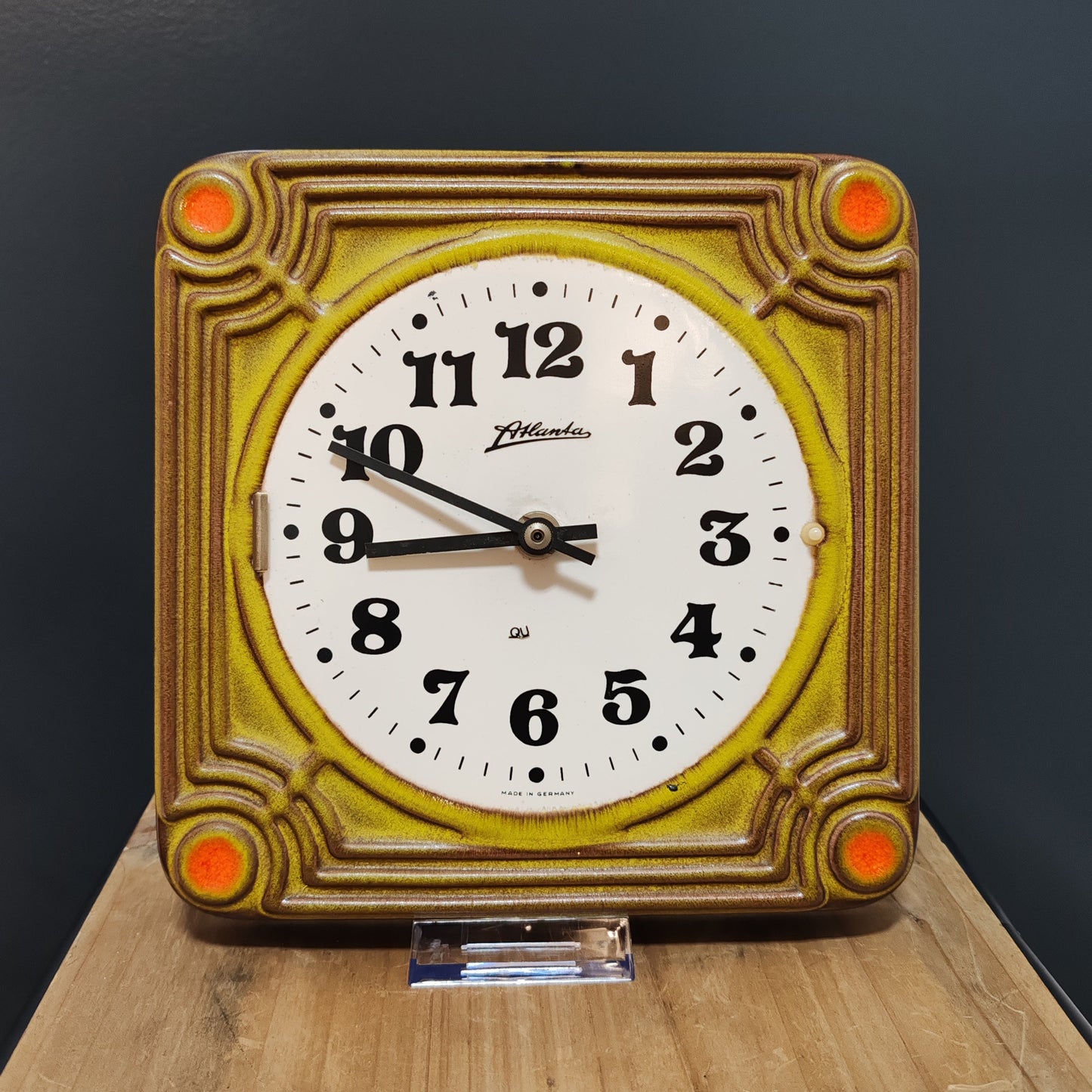 Pendule Atlanta Quartz vintage – objet de seconde main sélectionné par Déco à Deux
