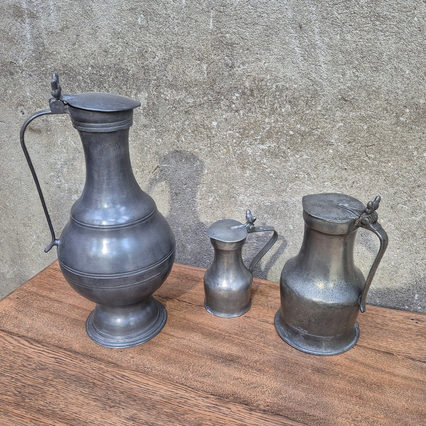 Pichet en étain MOYEN vintage – objet de seconde main sélectionné par Déco à Deux
