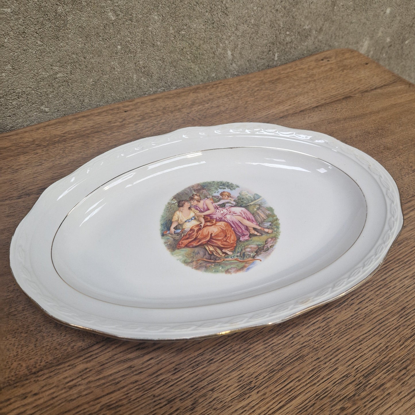 Plat en porcelaine vintage – objet de seconde main sélectionné par Déco à Deux