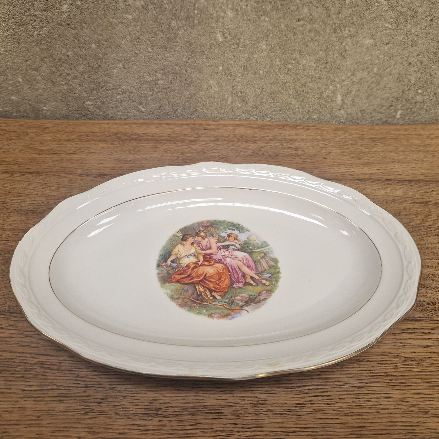 Plat en porcelaine vintage – objet de seconde main sélectionné par Déco à Deux