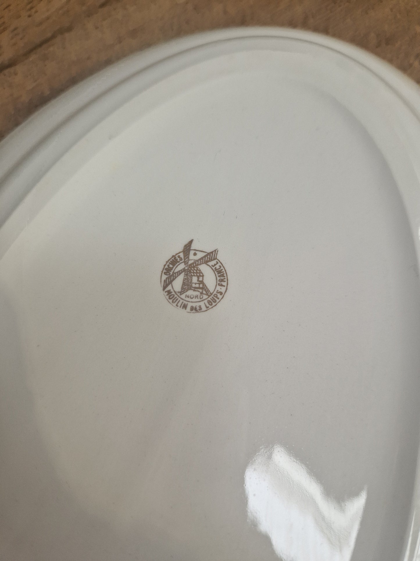 Plat en porcelaine vintage – objet de seconde main sélectionné par Déco à Deux