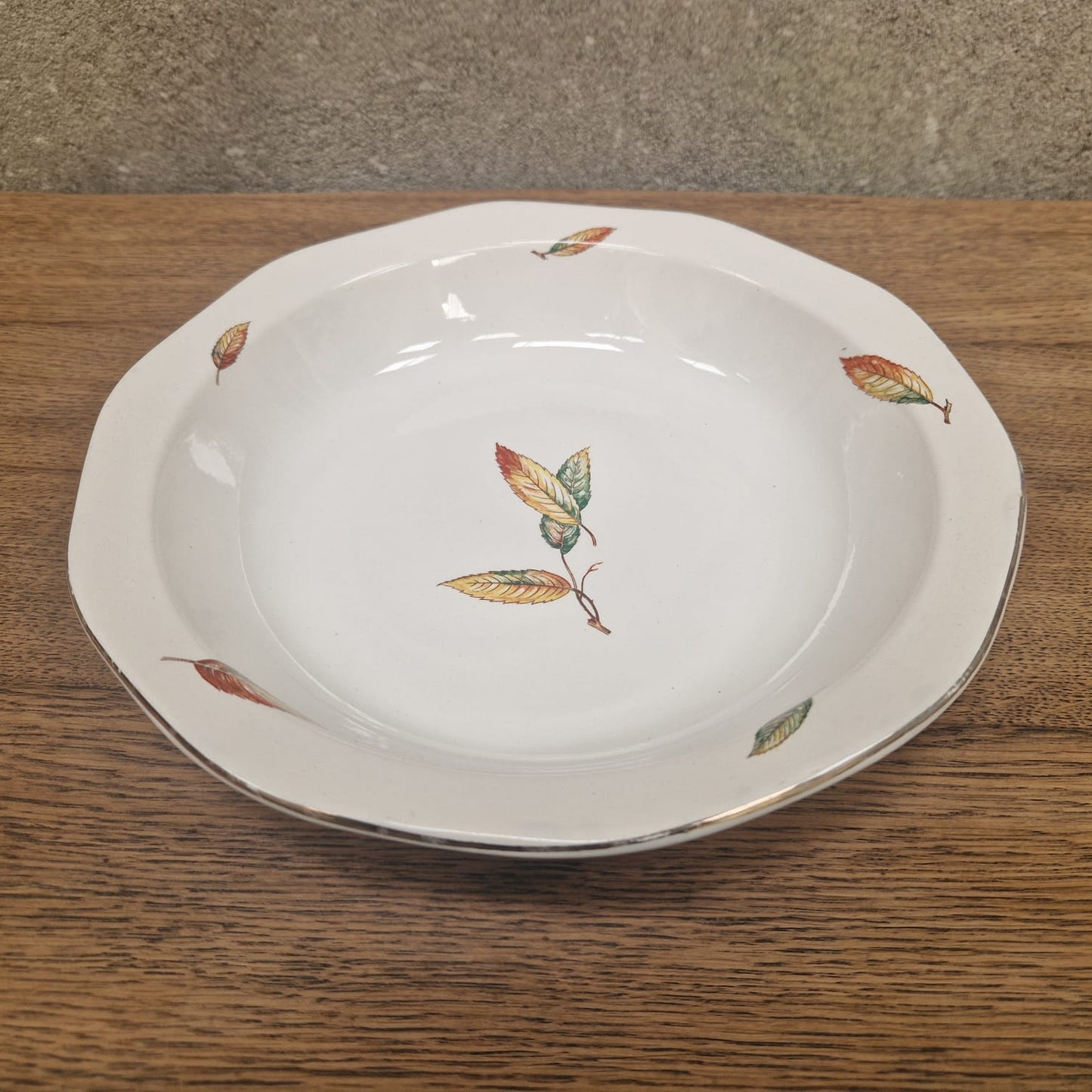 Plat Sarreguemine vintage – objet de seconde main sélectionné par Déco à Deux
