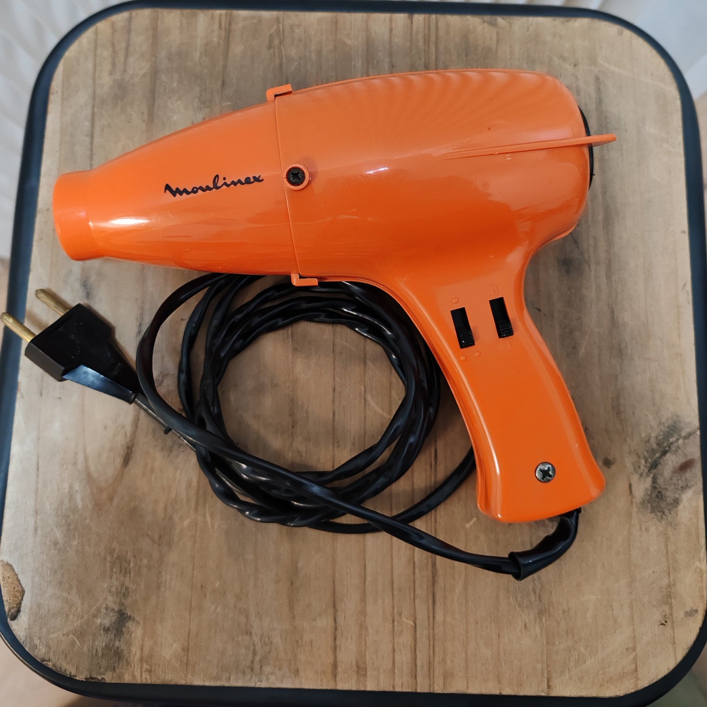 Sèche cheveux vintage Moulinex vintage – objet de seconde main sélectionné par Déco à Deux
