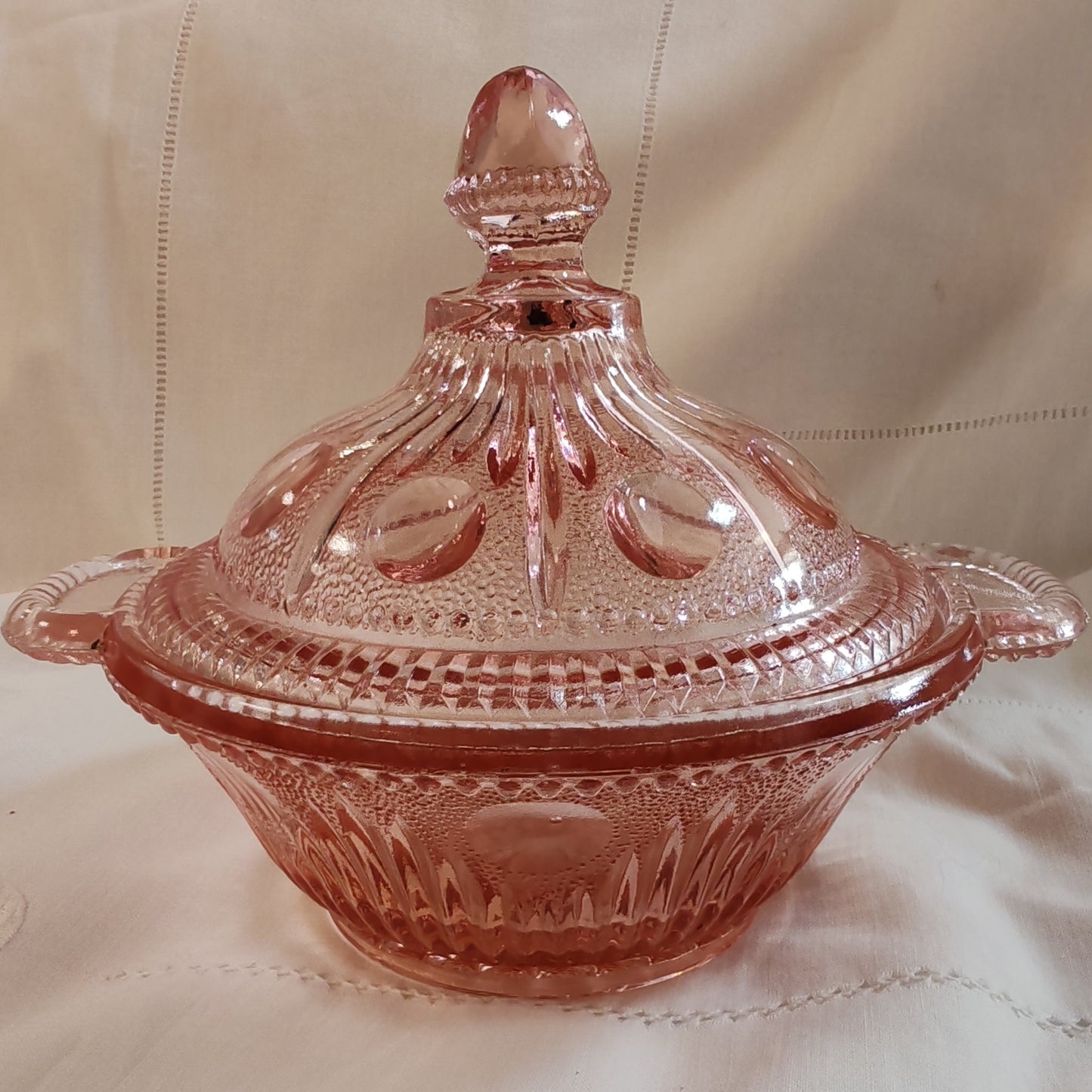 Sucrier en verre rose vintage – objet de seconde main sélectionné par Déco à Deux
