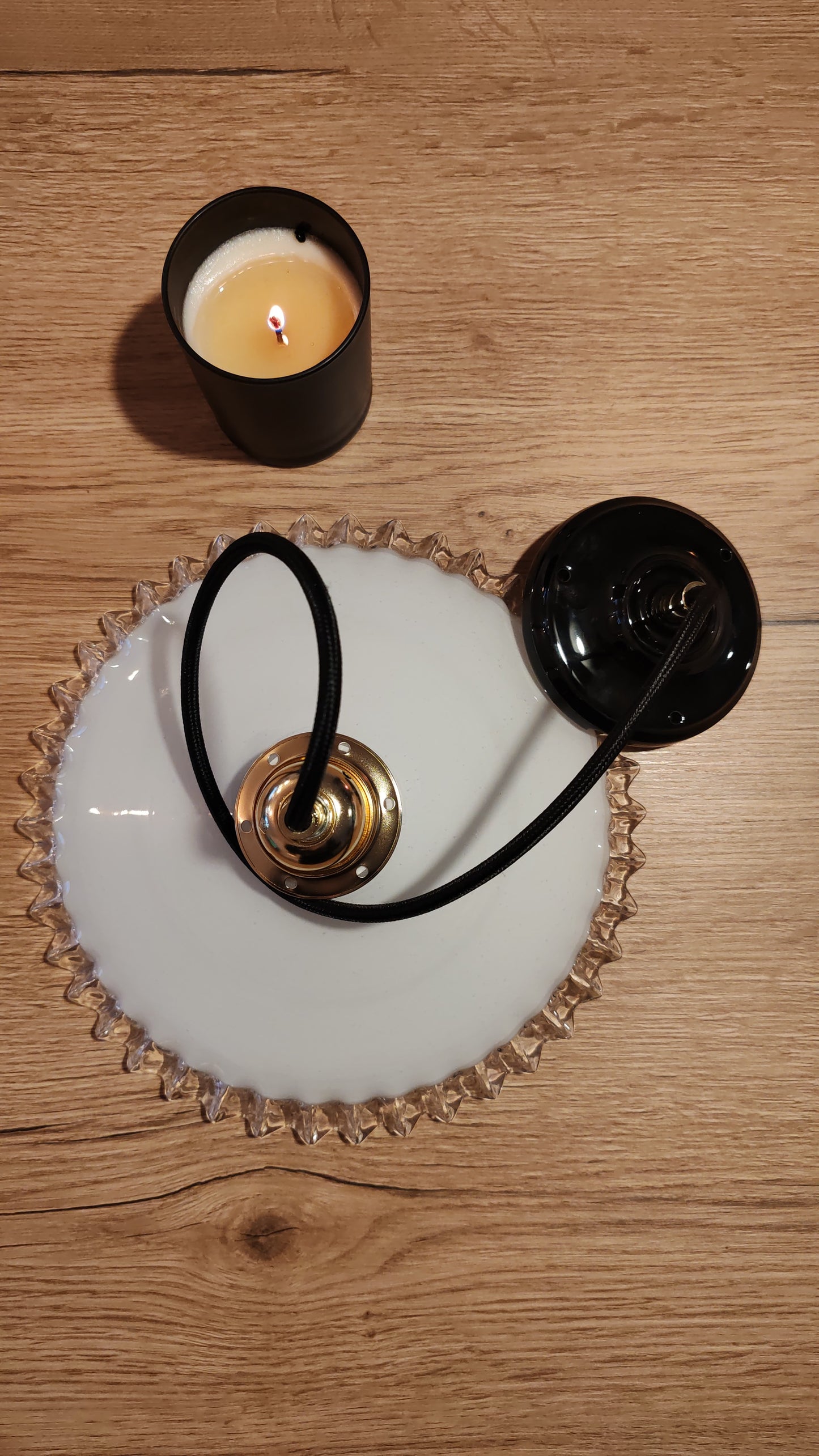 Suspension en verre ancien vintage – objet de seconde main sélectionné par Déco à Deux
