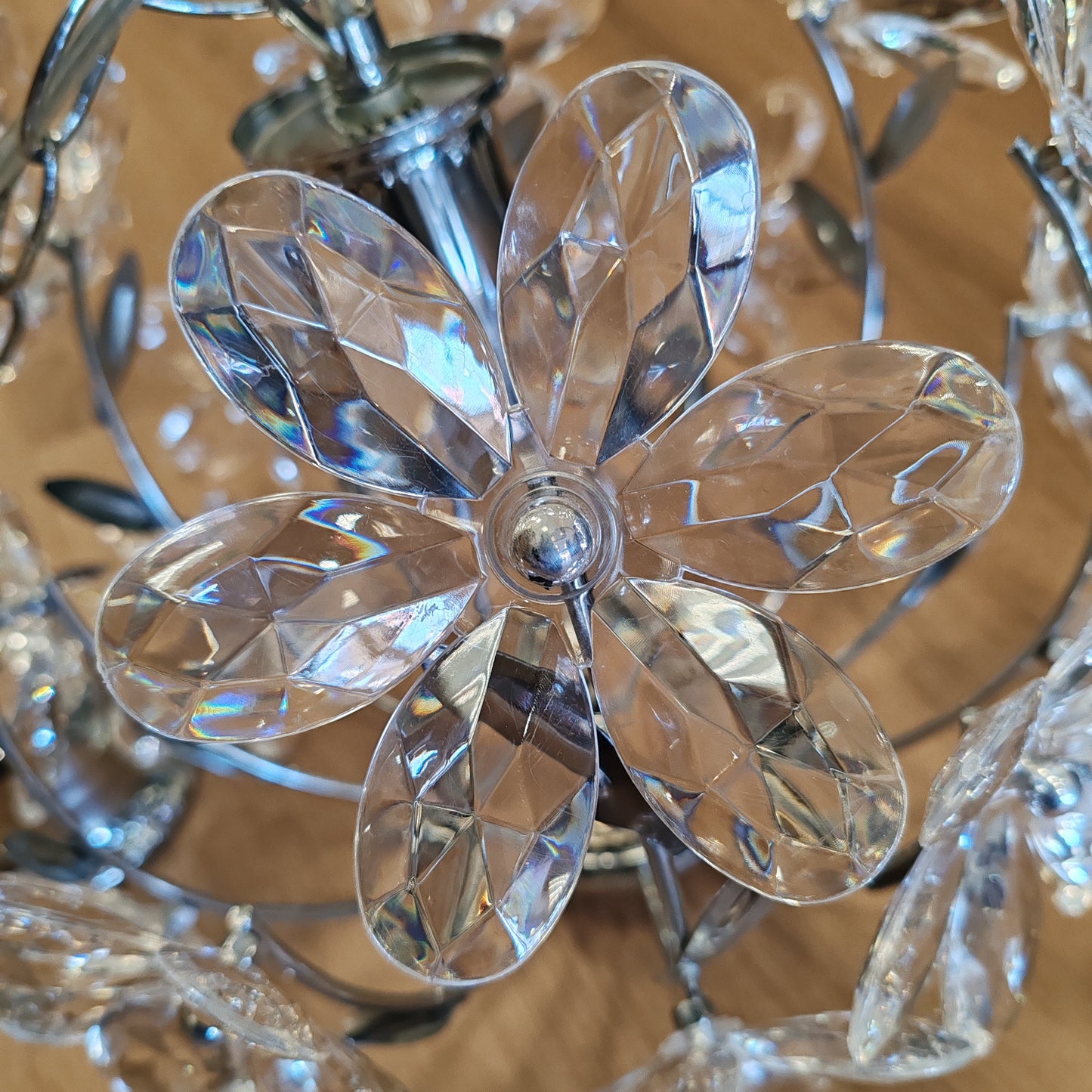 Suspension Plafonnier fleur vintage – objet de seconde main sélectionné par Déco à Deux