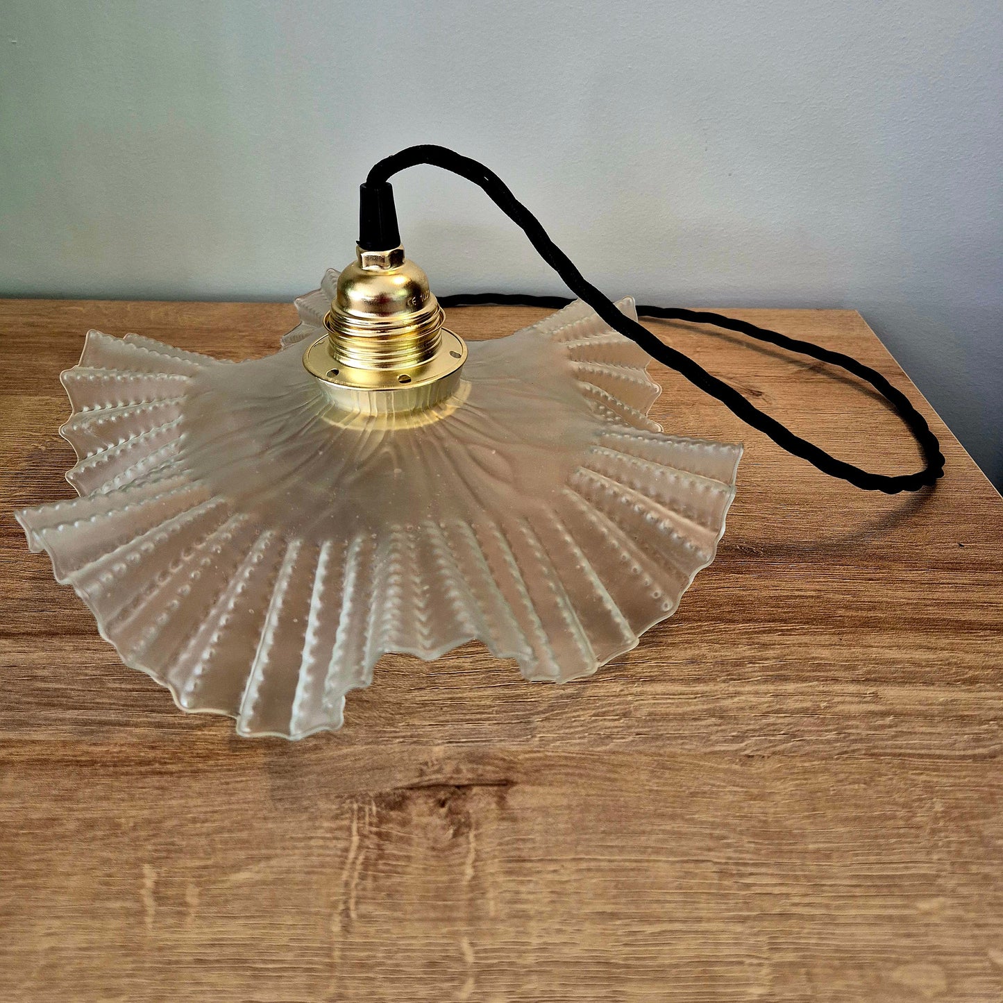 Suspension verre ancien vintage – objet de seconde main sélectionné par Déco à Deux
