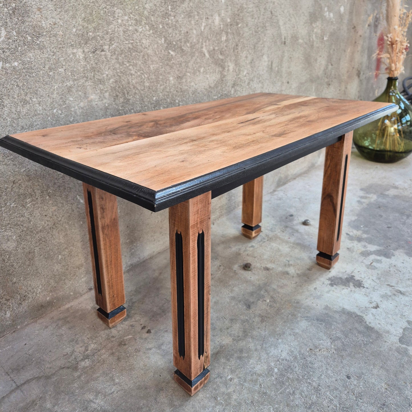 Table basse vintage – objet de seconde main sélectionné par Déco à Deux