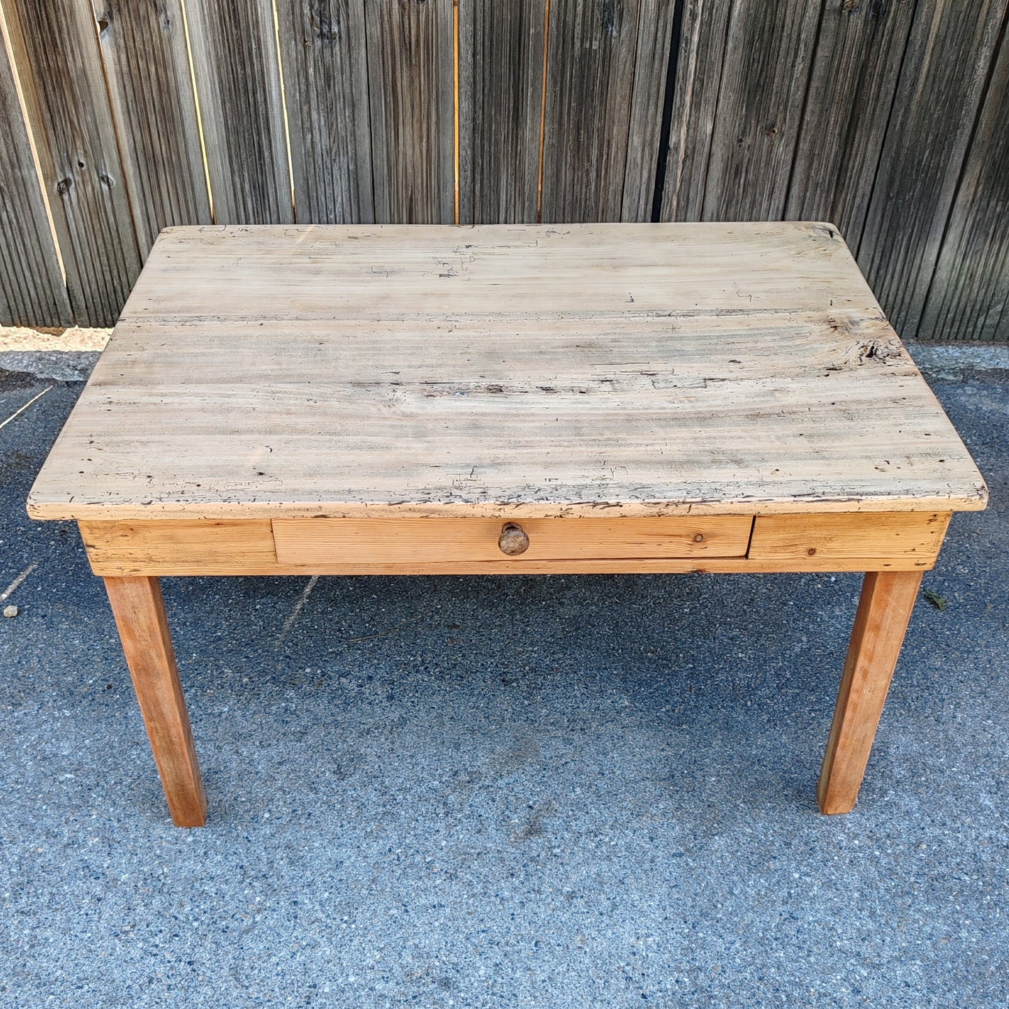 Table basse vintage – objet de seconde main sélectionné par Déco à Deux