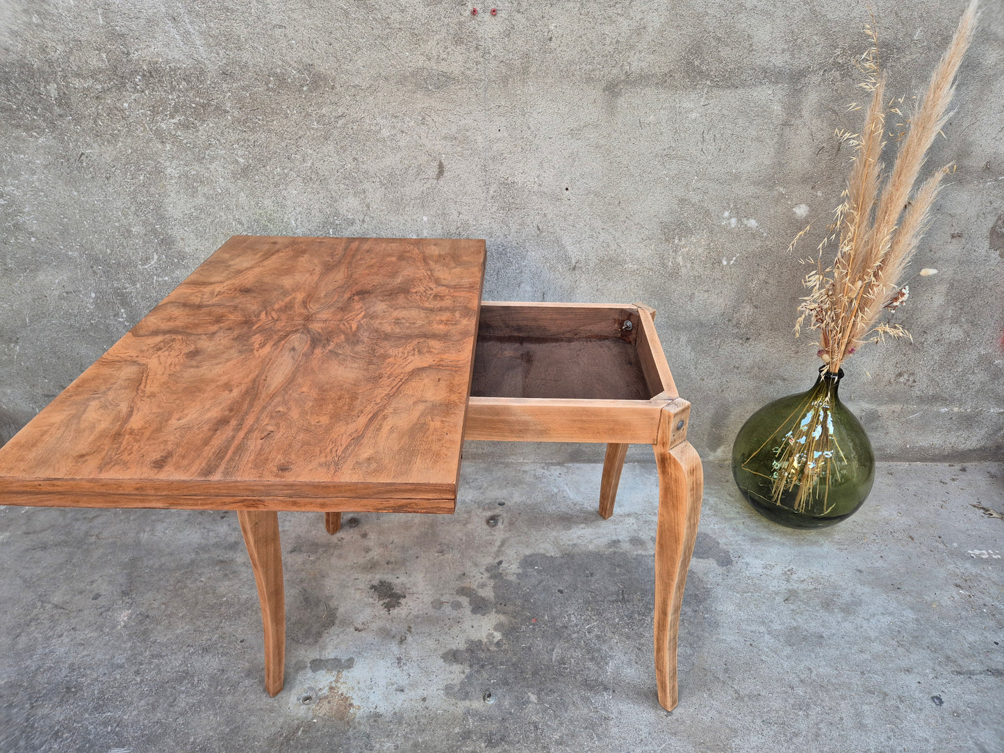 Table portefeuille vintage – objet de seconde main sélectionné par Déco à Deux