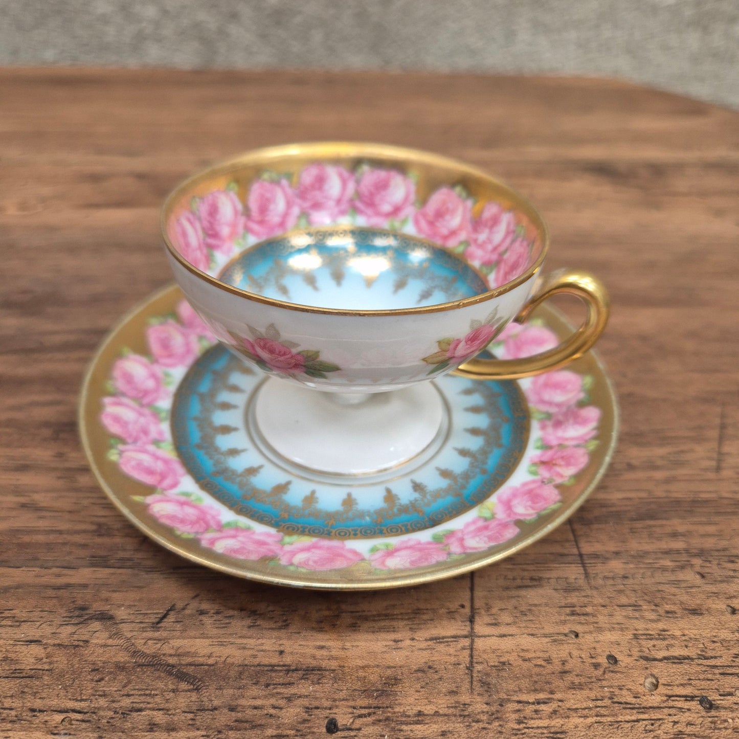 Tasses et soucoupes vintage – objet de seconde main sélectionné par Déco à Deux