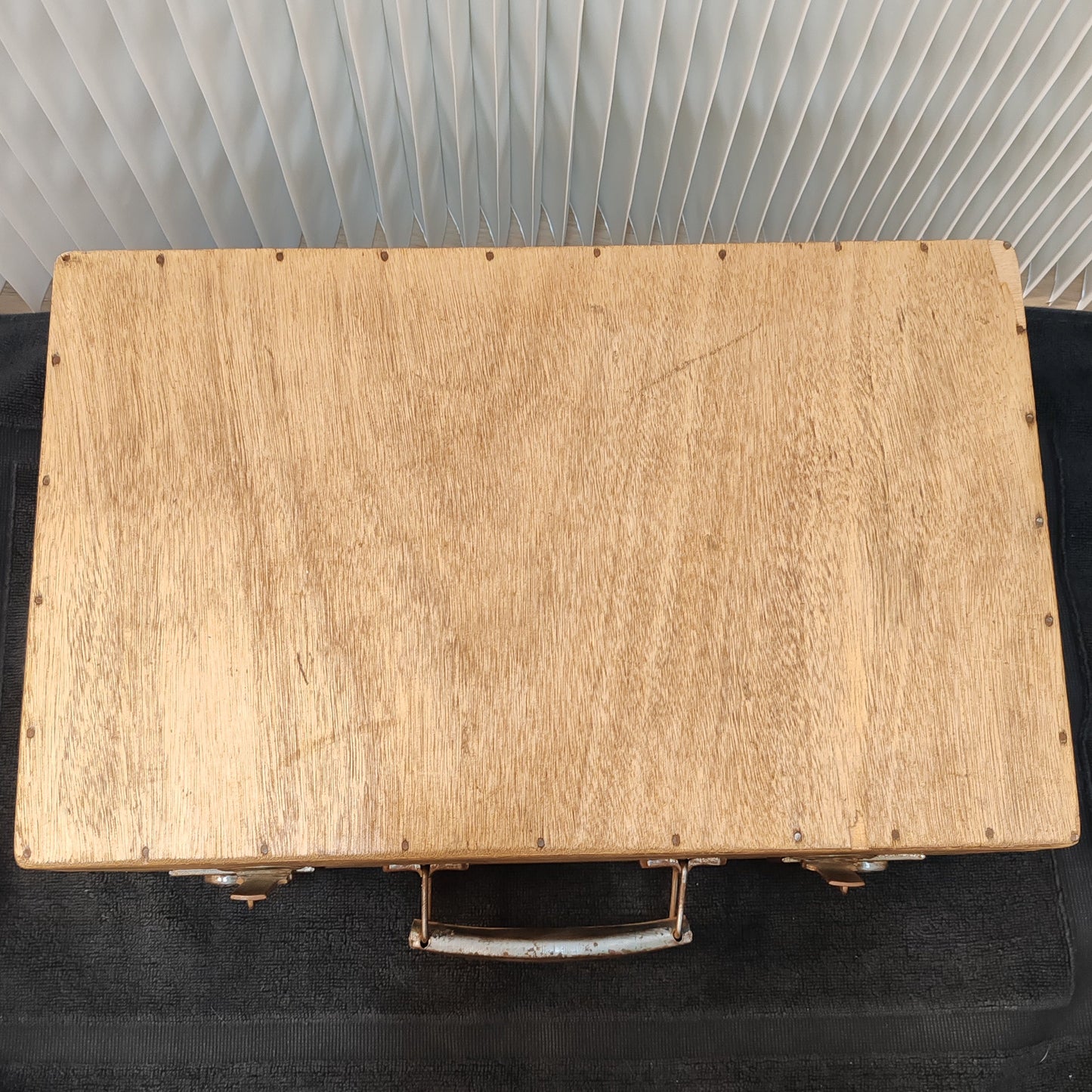 valisette en bois vintage – objet de seconde main sélectionné par Déco à Deux