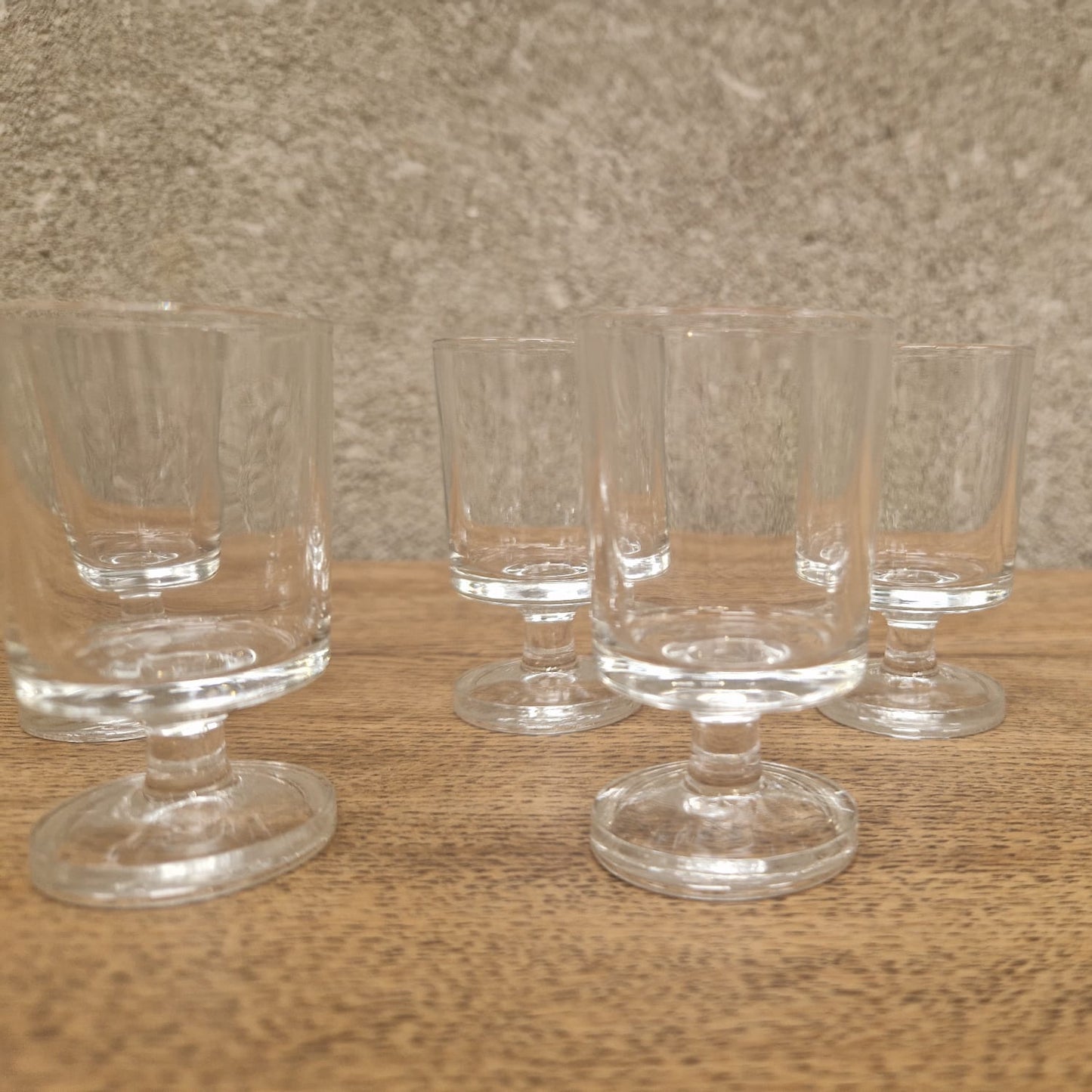 Verres à liqueur vintage – objet de seconde main sélectionné par Déco à Deux
