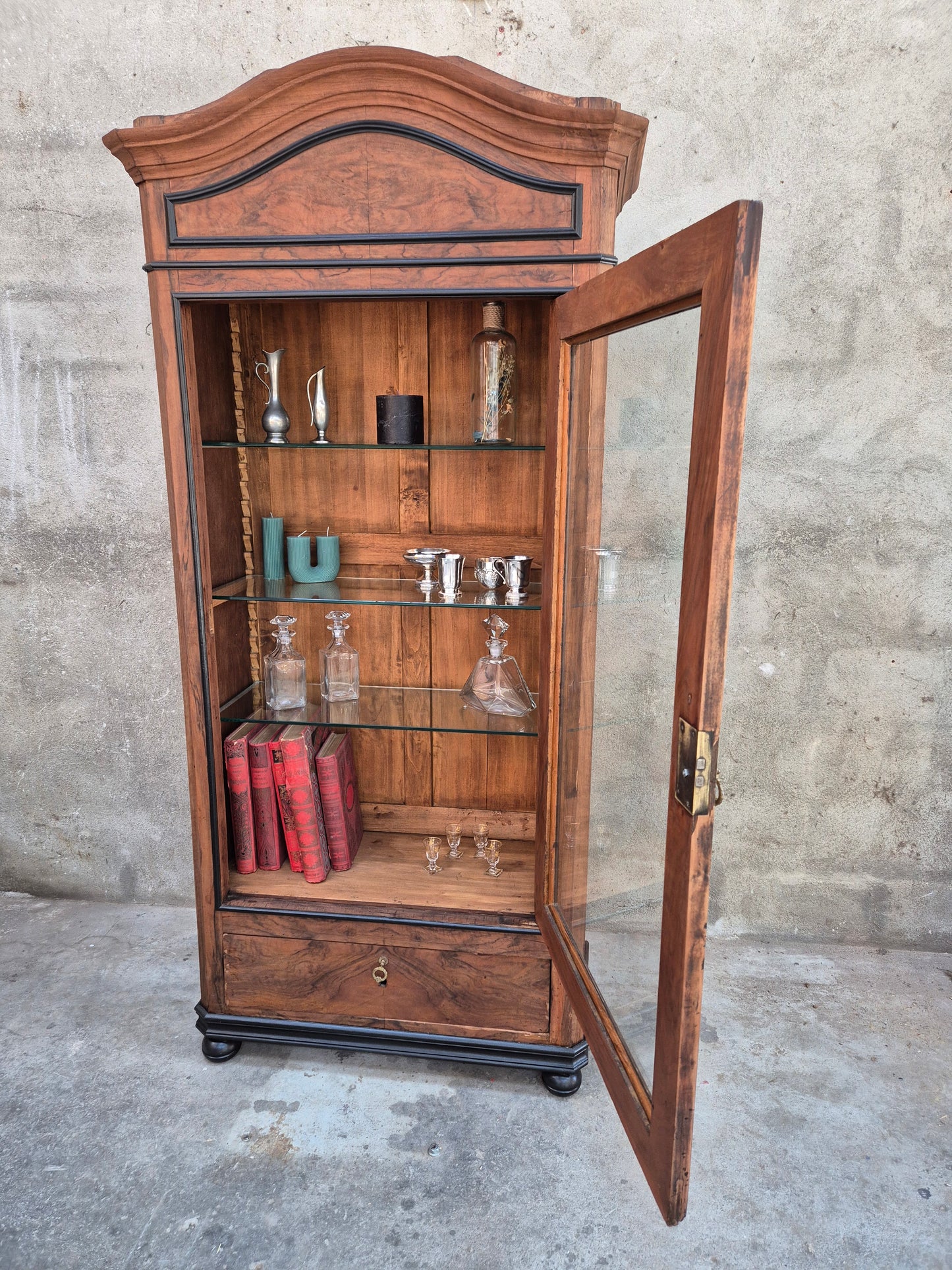 Vitrine ancienne vintage – objet de seconde main sélectionné par Déco à Deux